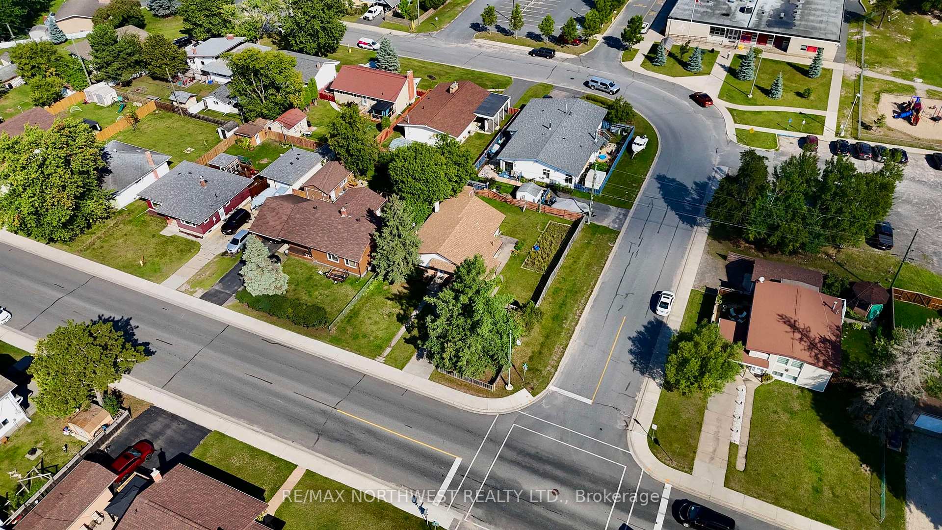 Photo 34 of 1292 Valley Drive, Kenora, Pinecrest — HOMEH