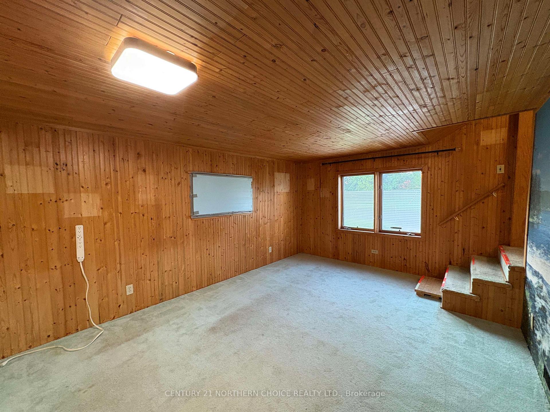 Photo 16 of 431 Fourth Street W, Fort Frances — HOMEH