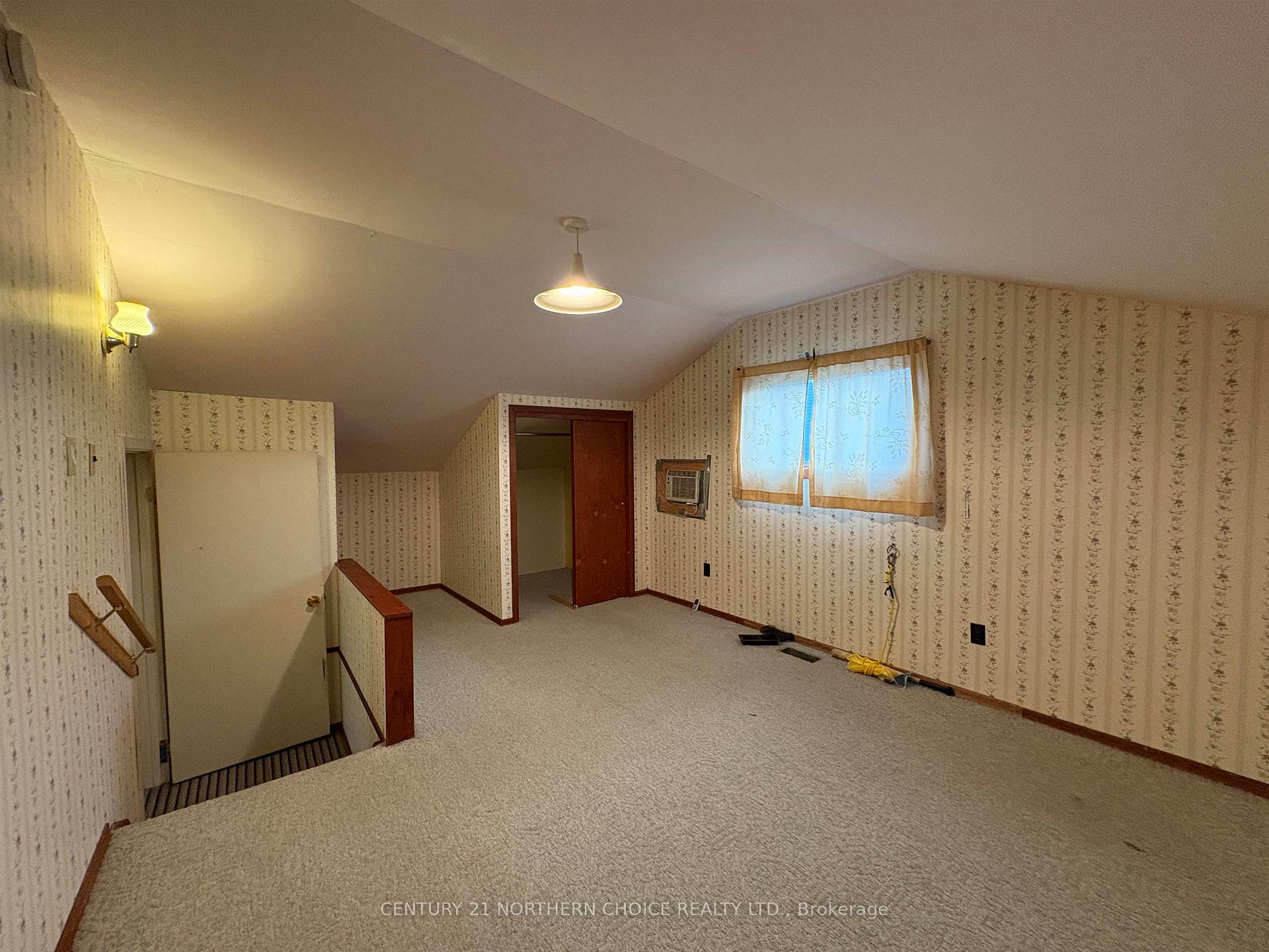 Photo 24 of 431 Fourth Street W, Fort Frances — HOMEH