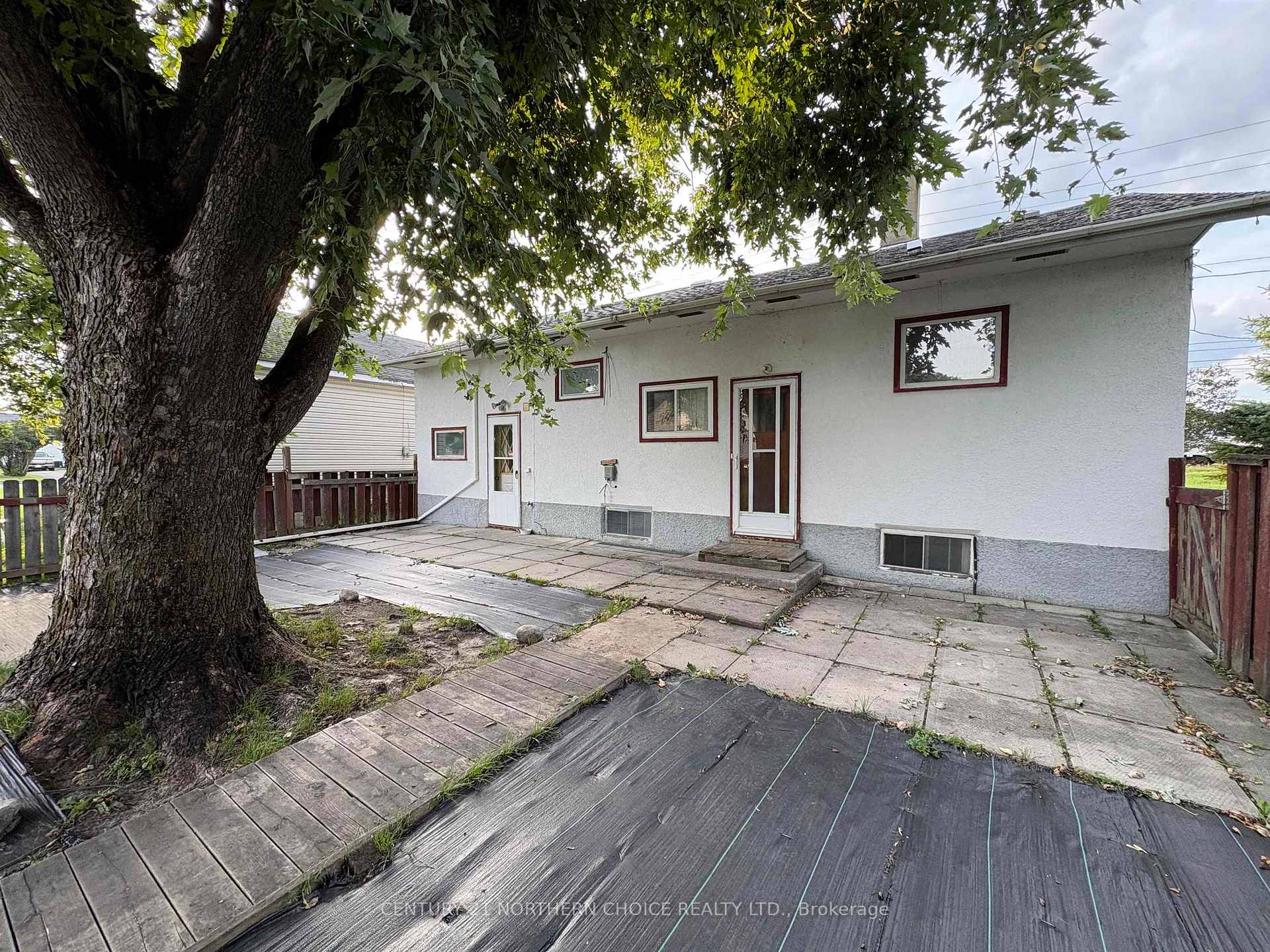 Photo 36 of 431 Fourth Street W, Fort Frances — HOMEH