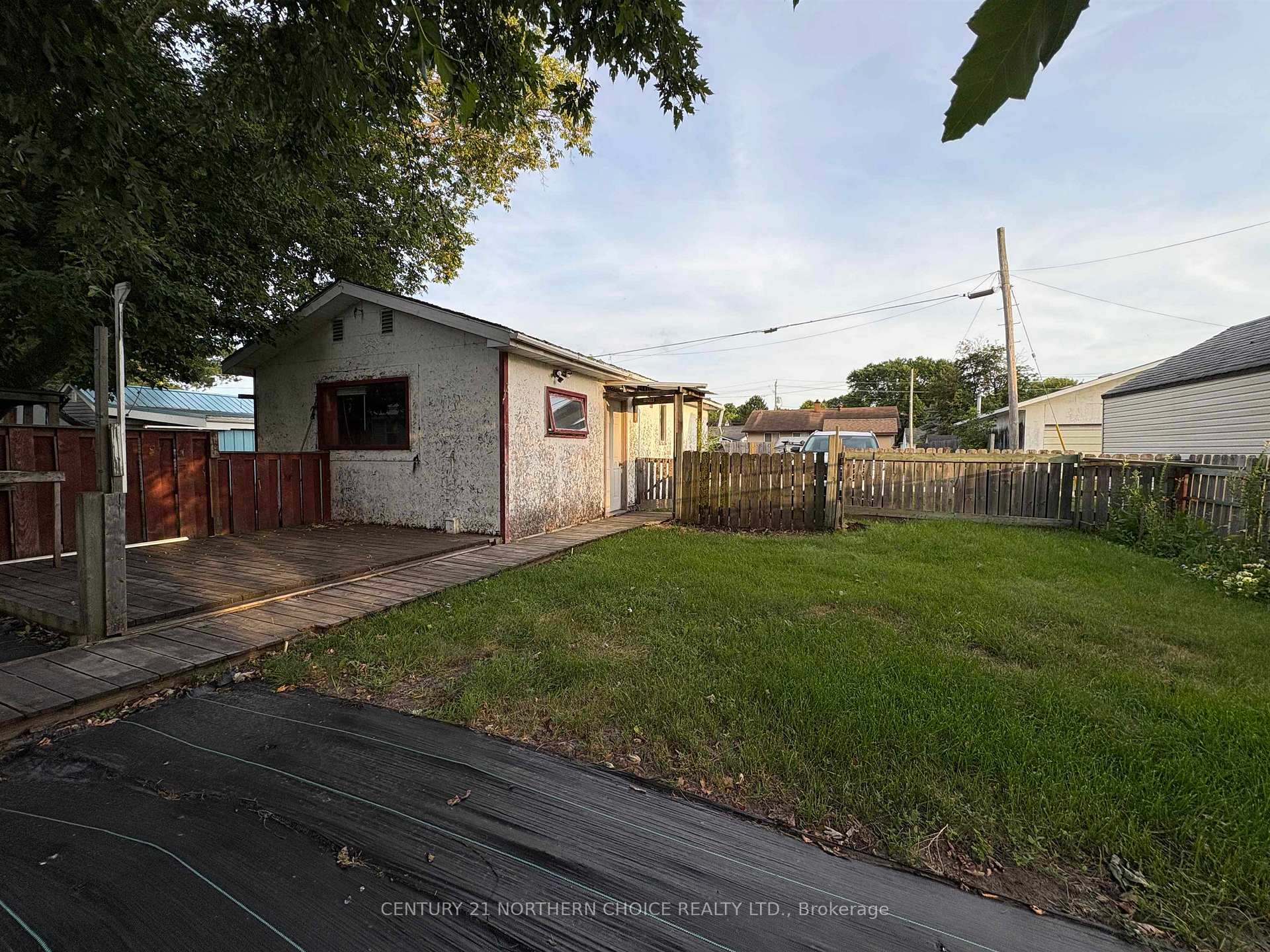Photo 38 of 431 Fourth Street W, Fort Frances — HOMEH