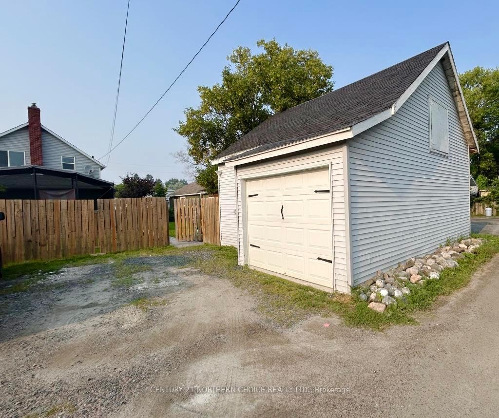 Photo 25 of 235 Third Street East, Fort Frances — HOMEH