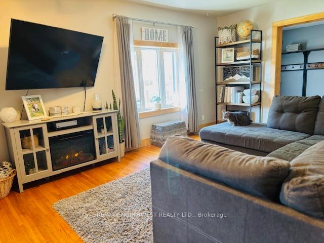 Photo 10 of 411 Ottawa St, Kenora, Keewatin — HOMEH