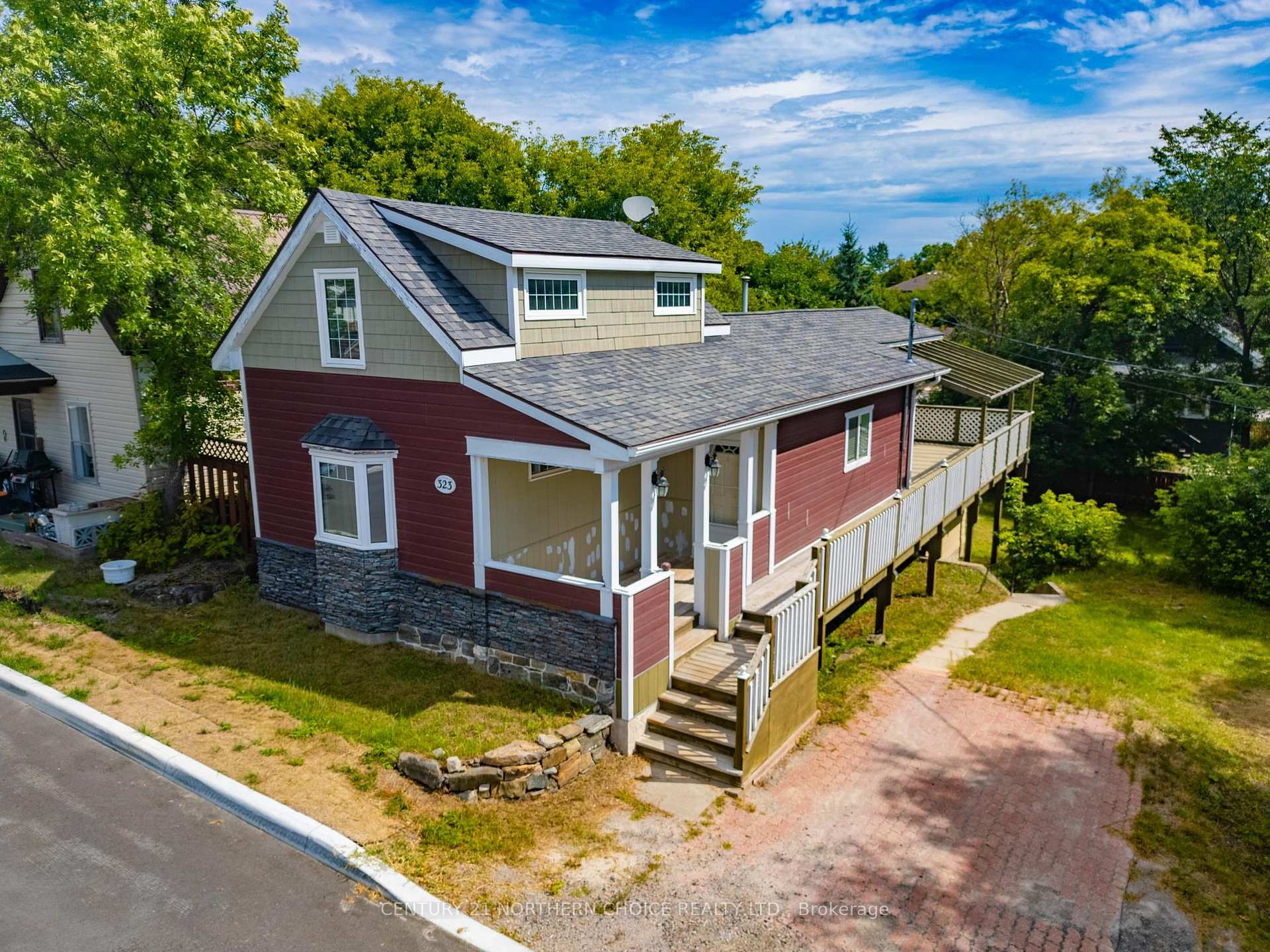 Photo 1 of 323 Tenth Street, Kenora, Keewatin — HOMEH