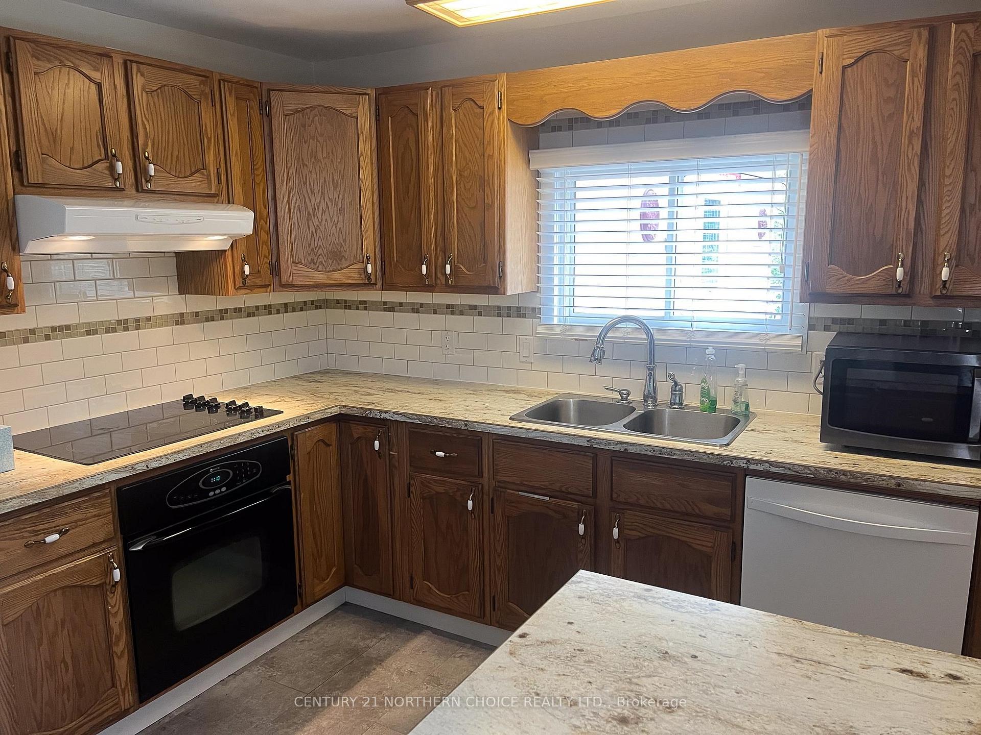 Photo 6 of 323 Tenth Street, Kenora, Keewatin — HOMEH