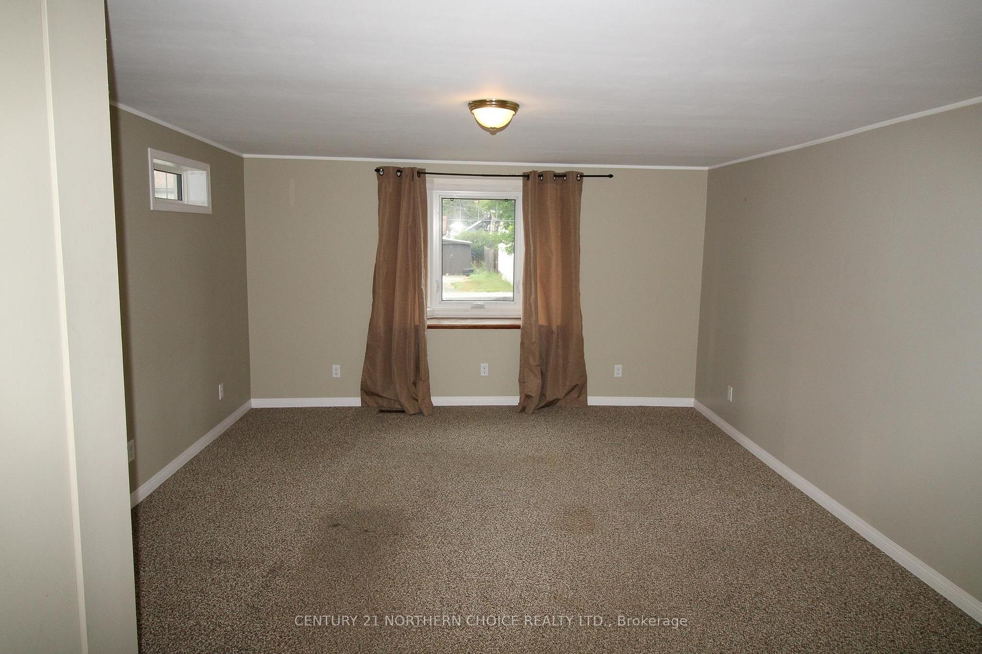 Photo 9 of 323 Tenth Street, Kenora, Keewatin — HOMEH