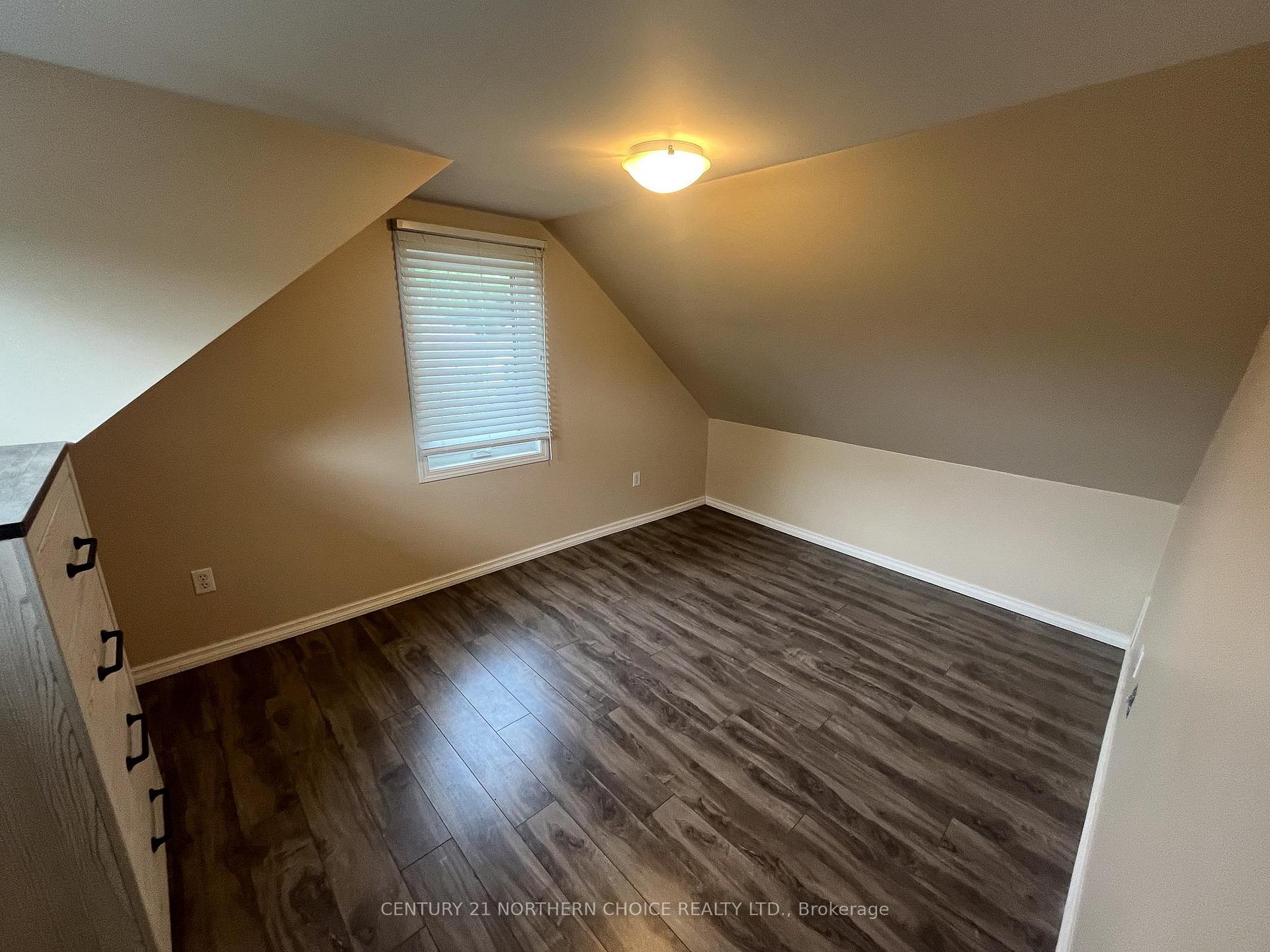 Photo 13 of 323 Tenth Street, Kenora, Keewatin — HOMEH