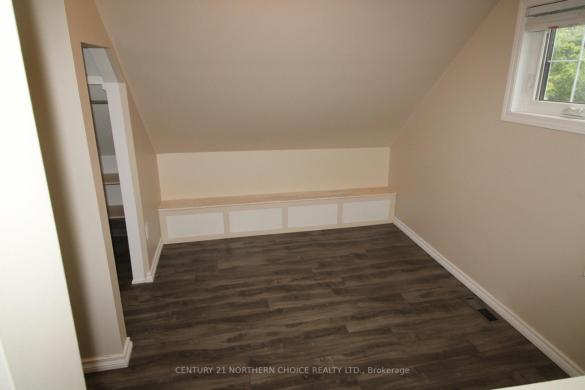 Photo 15 of 323 Tenth Street, Kenora, Keewatin — HOMEH