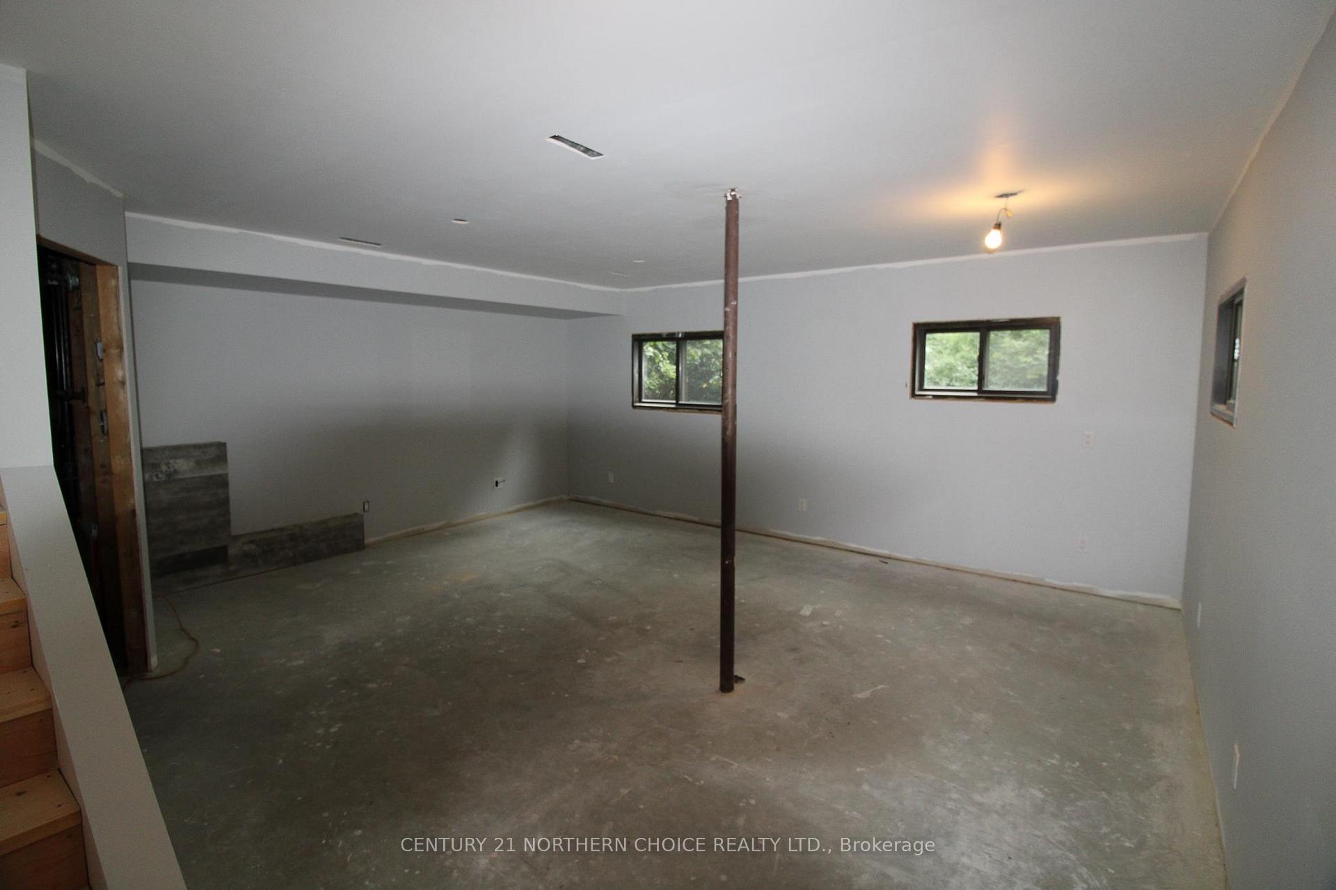 Photo 18 of 323 Tenth Street, Kenora, Keewatin — HOMEH