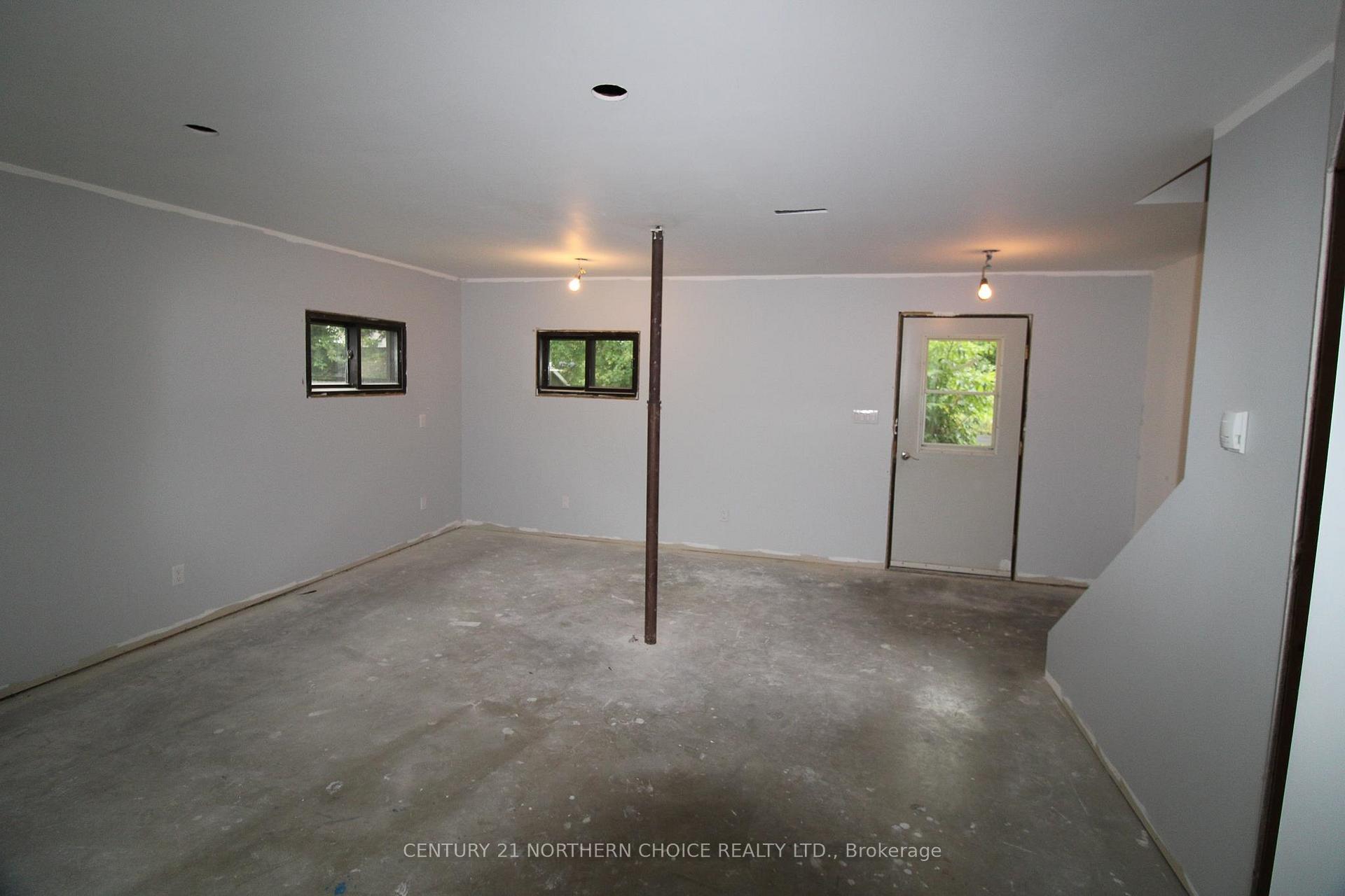 Photo 19 of 323 Tenth Street, Kenora, Keewatin — HOMEH