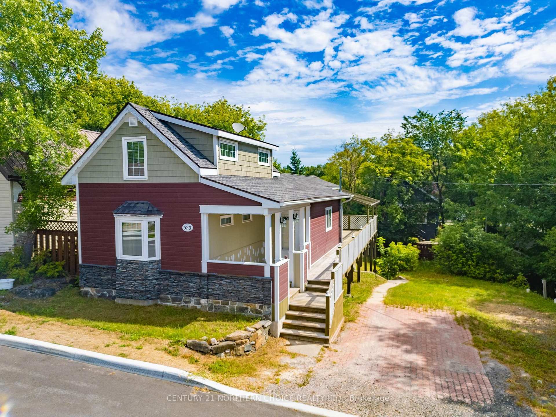 Photo 29 of 323 Tenth Street, Kenora, Keewatin — HOMEH