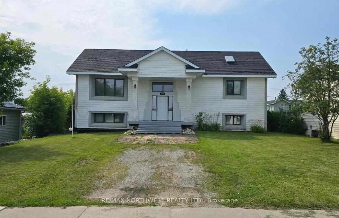 Photo 2 of 404 O'Brien Street, Atikokan — HOMEH