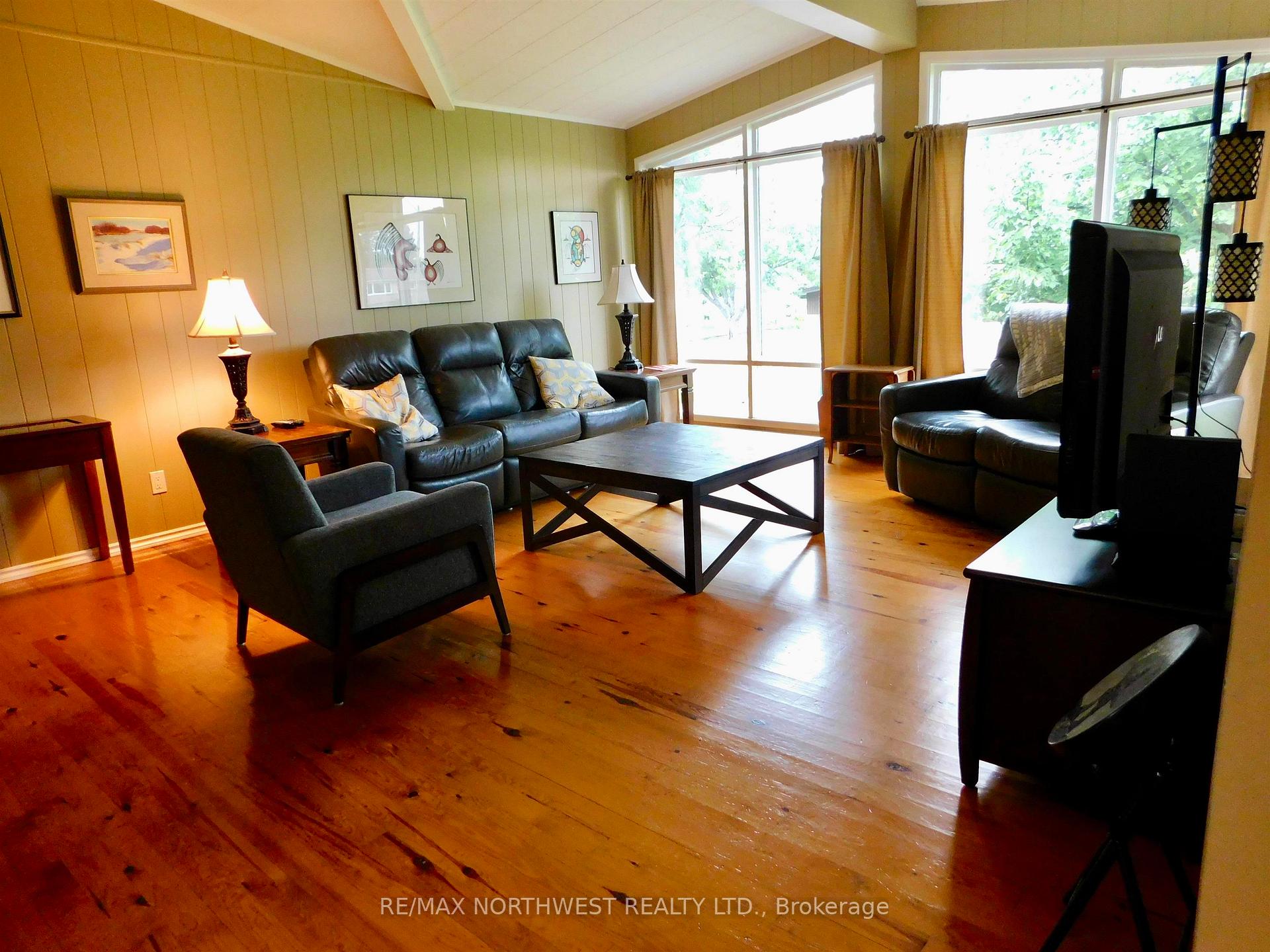 Photo 5 of 52 Ross Street, Dryden, Riverview — HOMEH