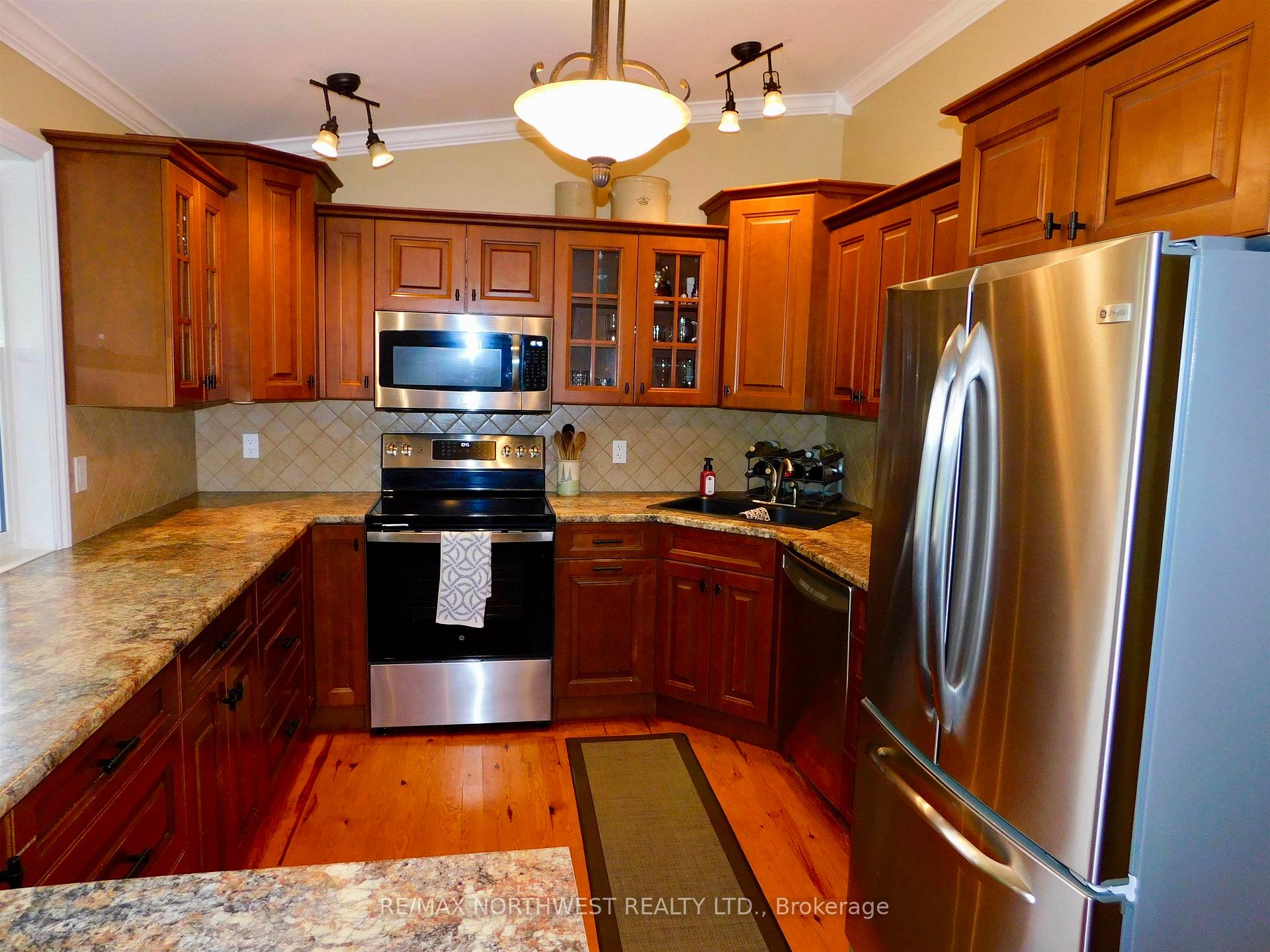 Photo 7 of 52 Ross Street, Dryden, Riverview — HOMEH