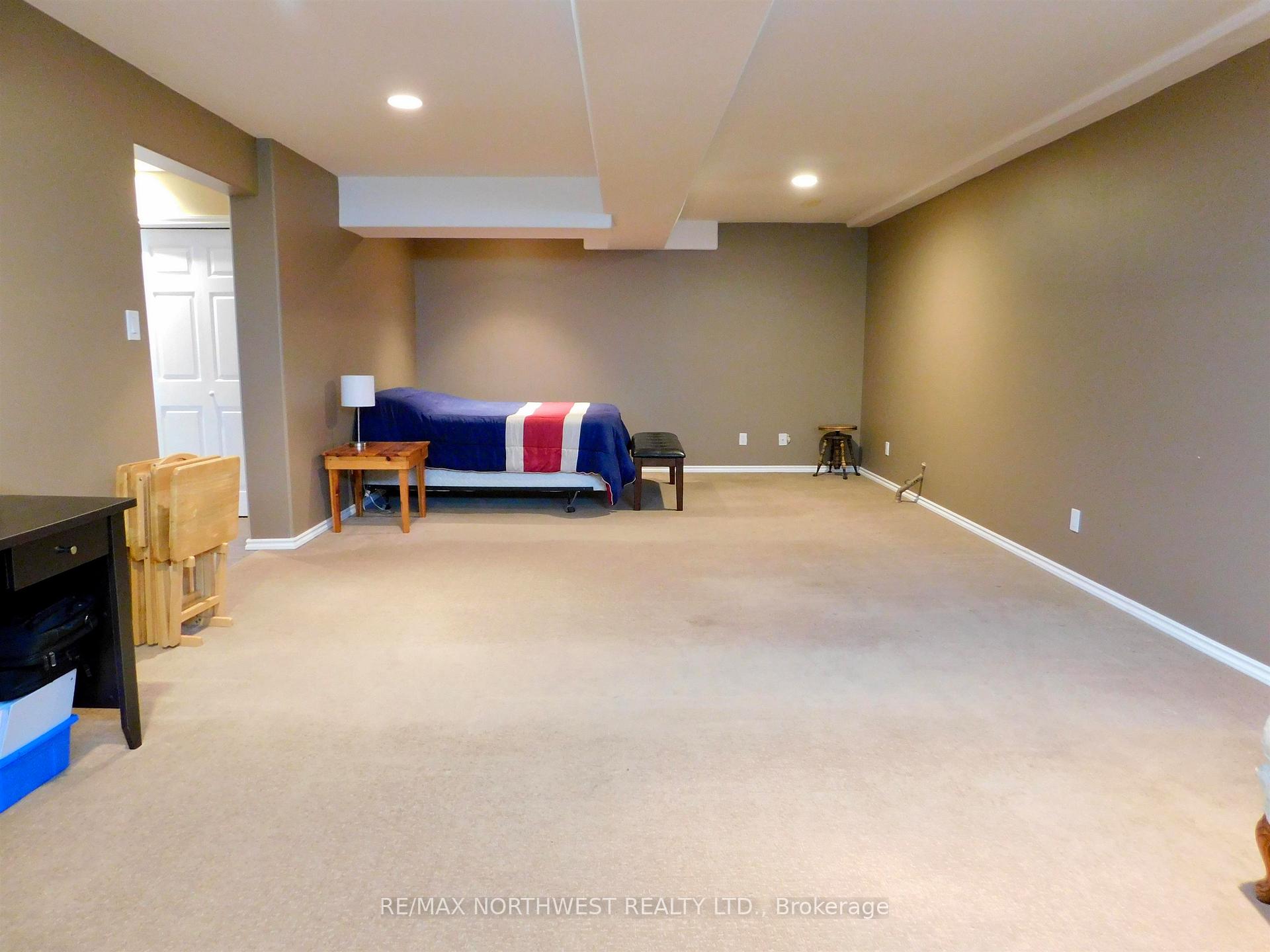 Photo 23 of 52 Ross Street, Dryden, Riverview — HOMEH