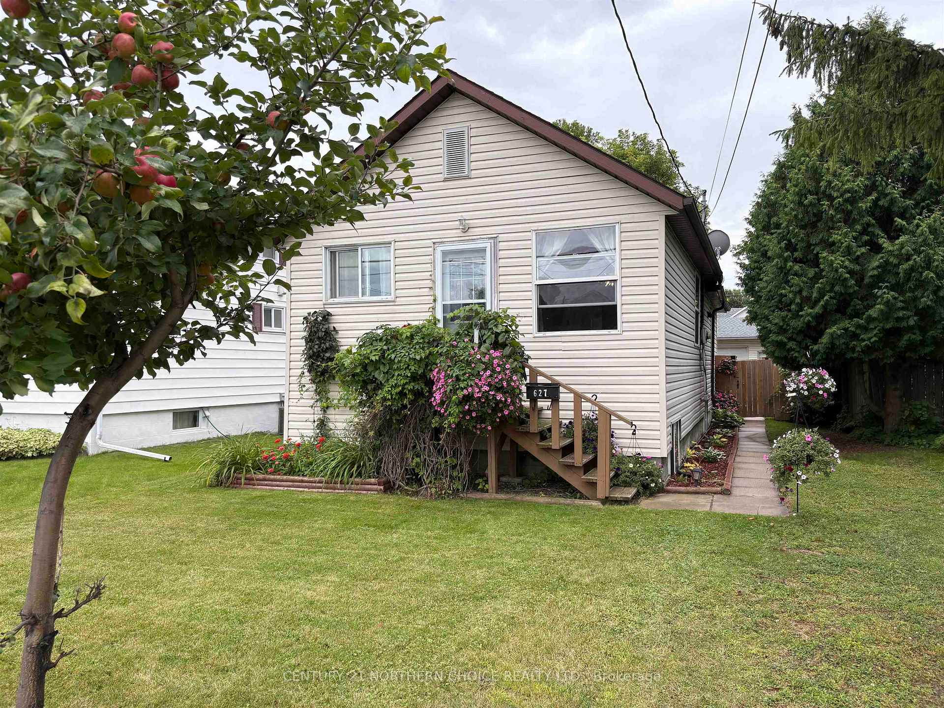 Photo 1 of 627 Second Street E, Fort Frances — HOMEH