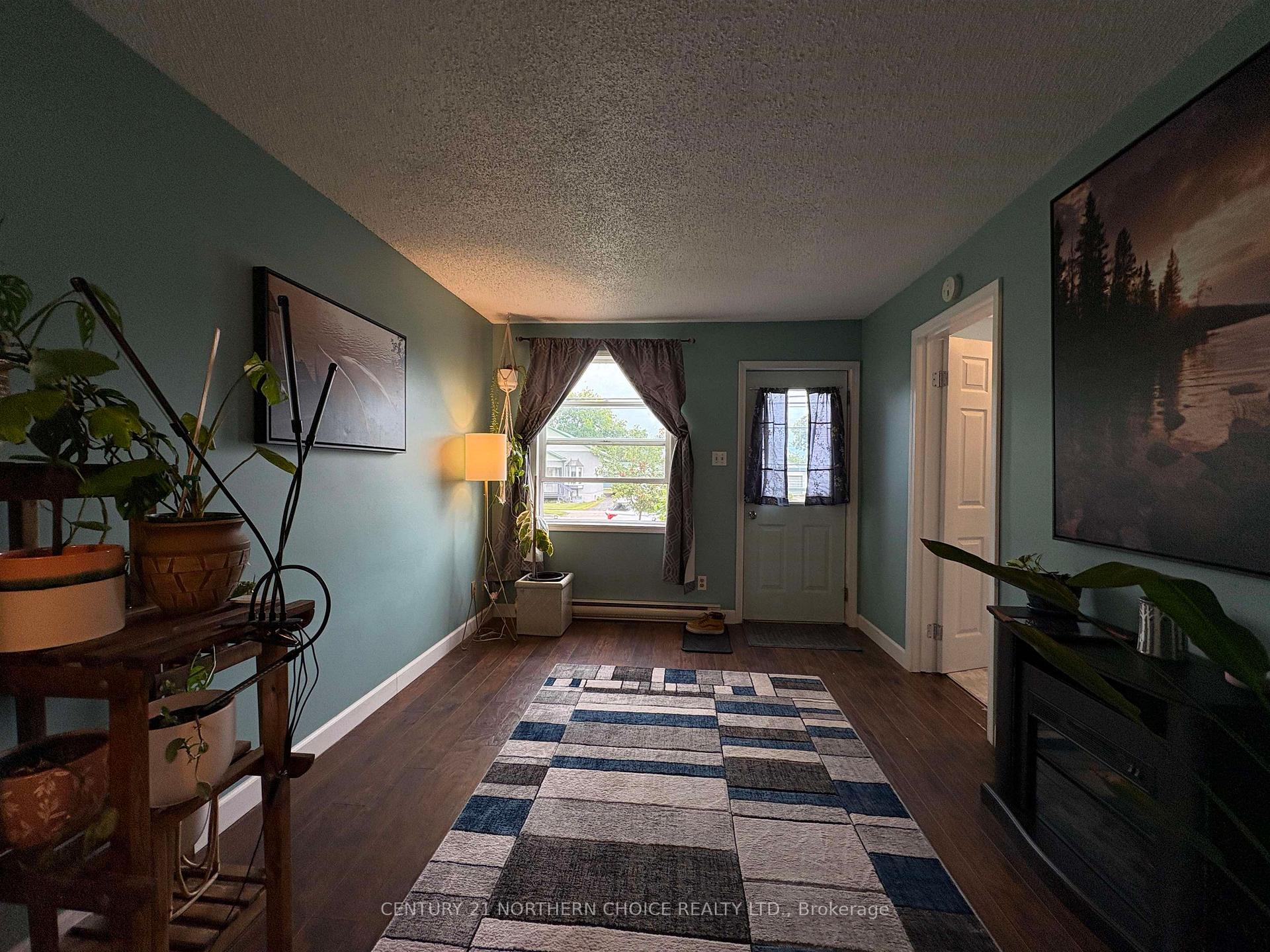 Photo 6 of 627 Second Street E, Fort Frances — HOMEH