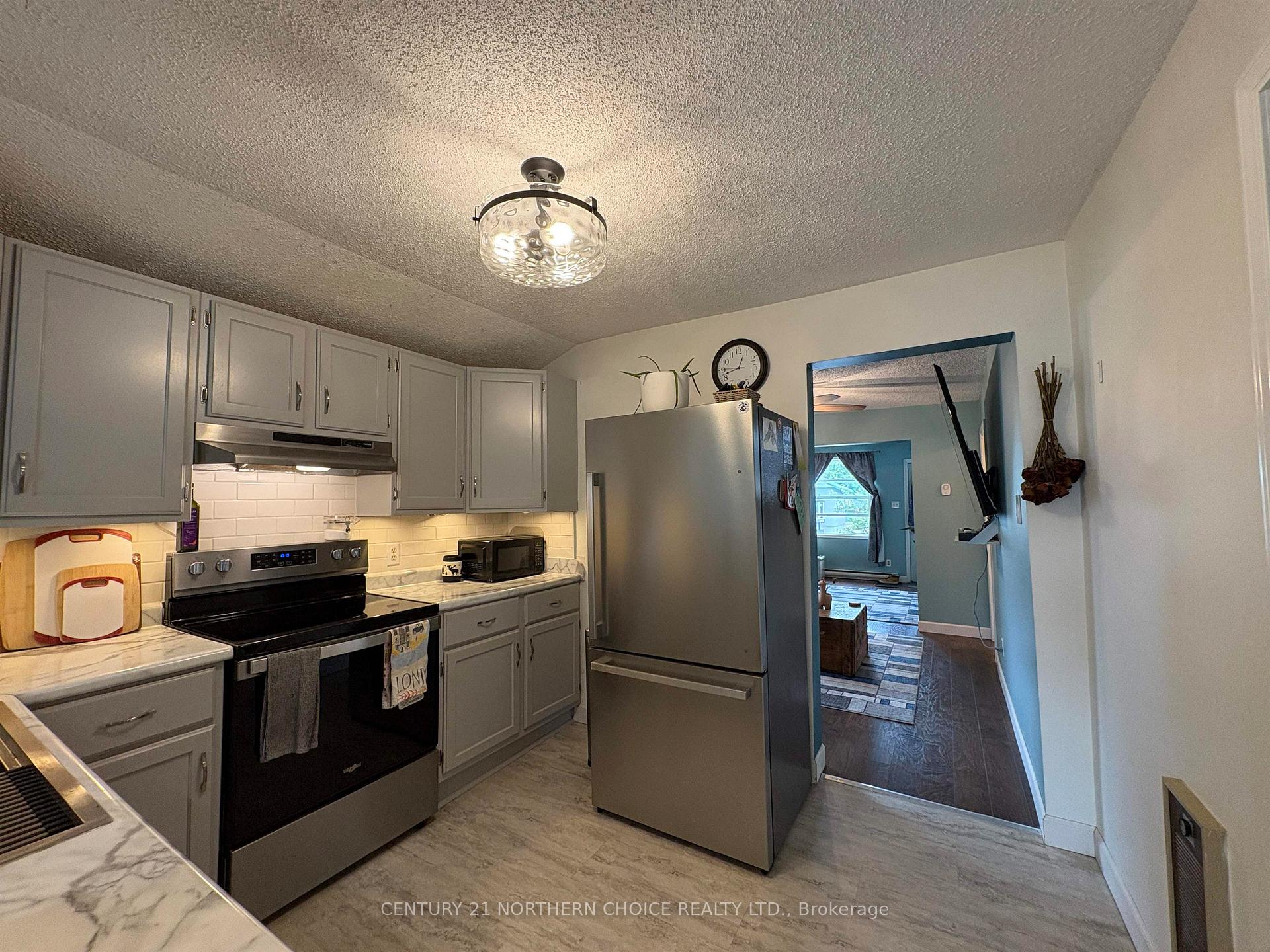 Photo 8 of 627 Second Street E, Fort Frances — HOMEH