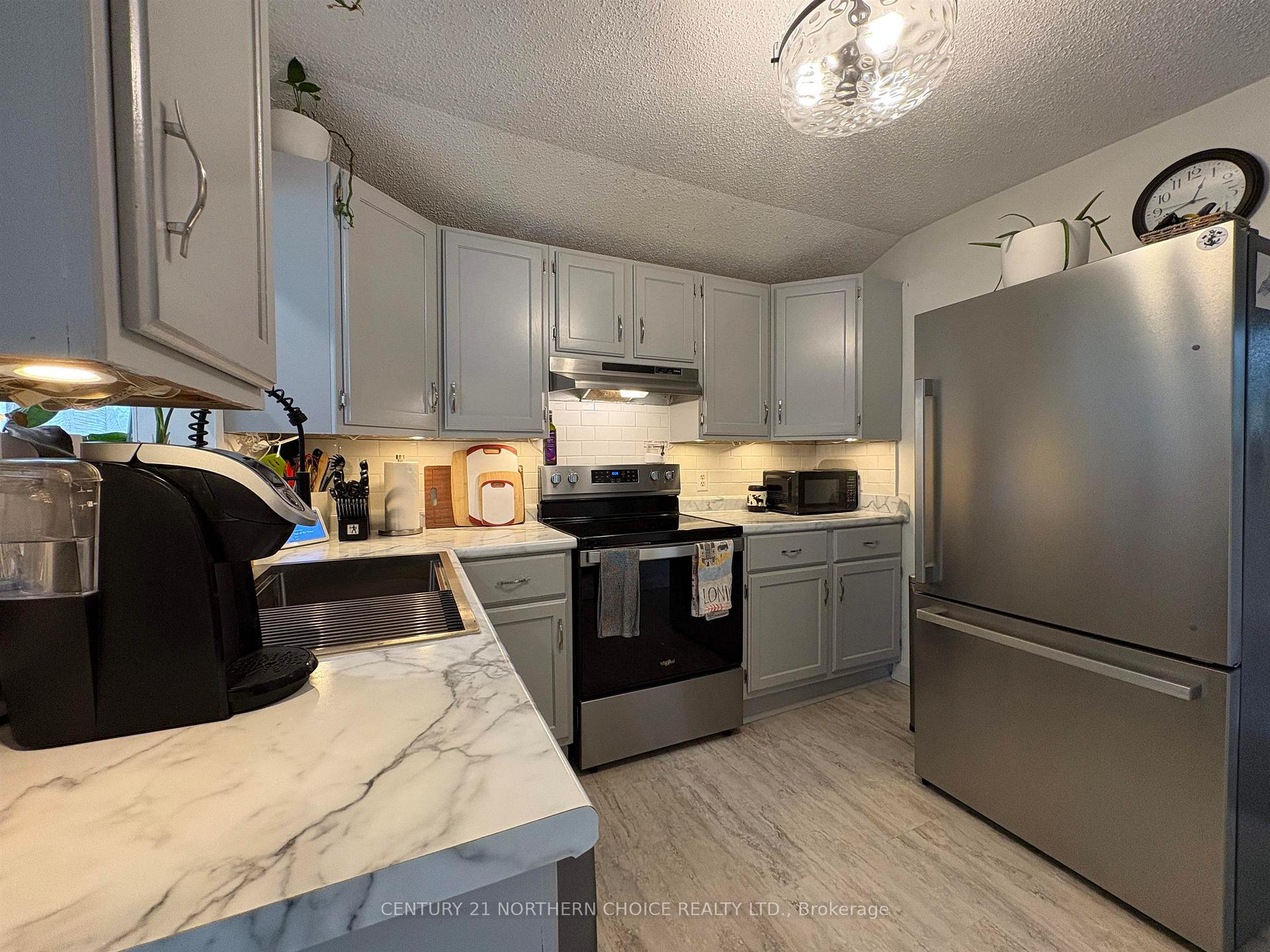 Photo 11 of 627 Second Street E, Fort Frances — HOMEH