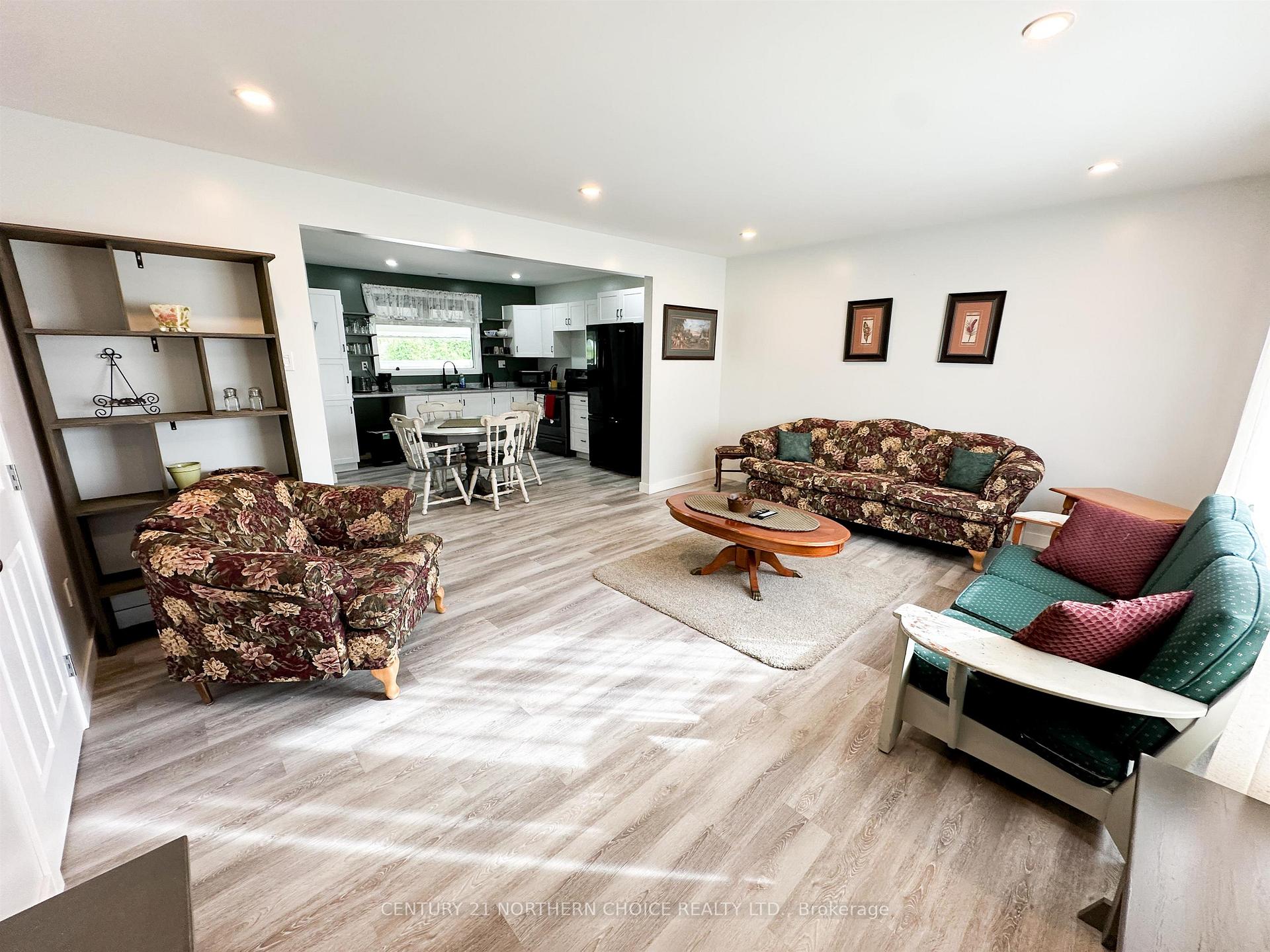 Photo 3 of 18 Kenora Road, Red Lake — HOMEH