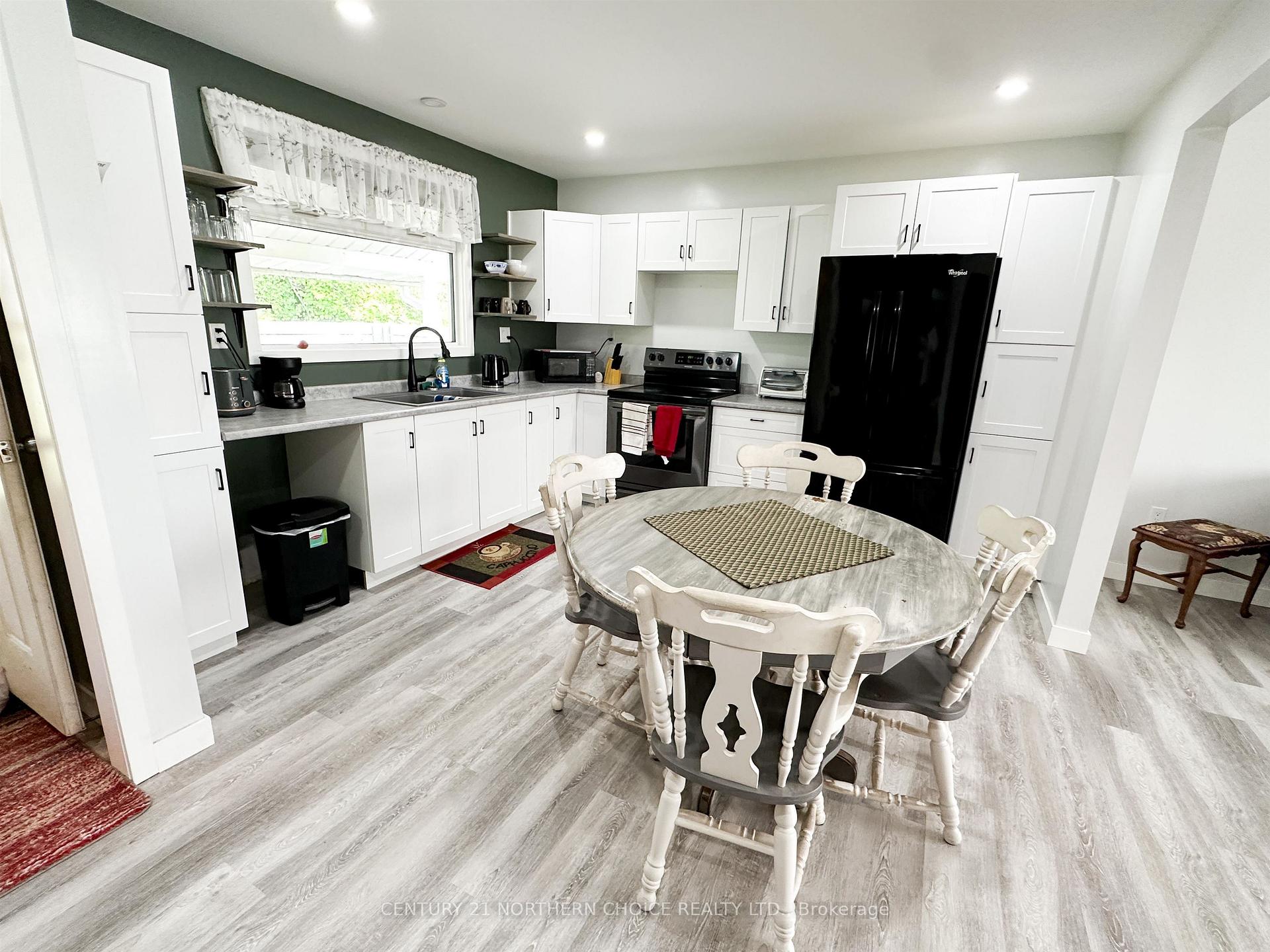 Photo 6 of 18 Kenora Road, Red Lake — HOMEH