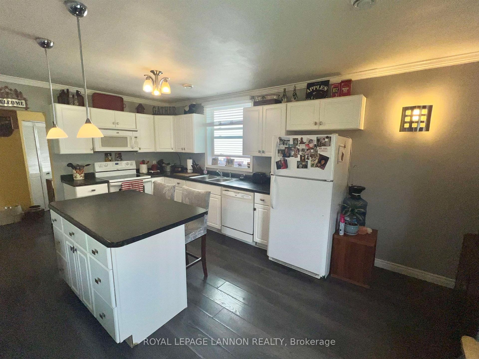 Photo 16 of 21 Grenville Avenue, Atikokan — HOMEH