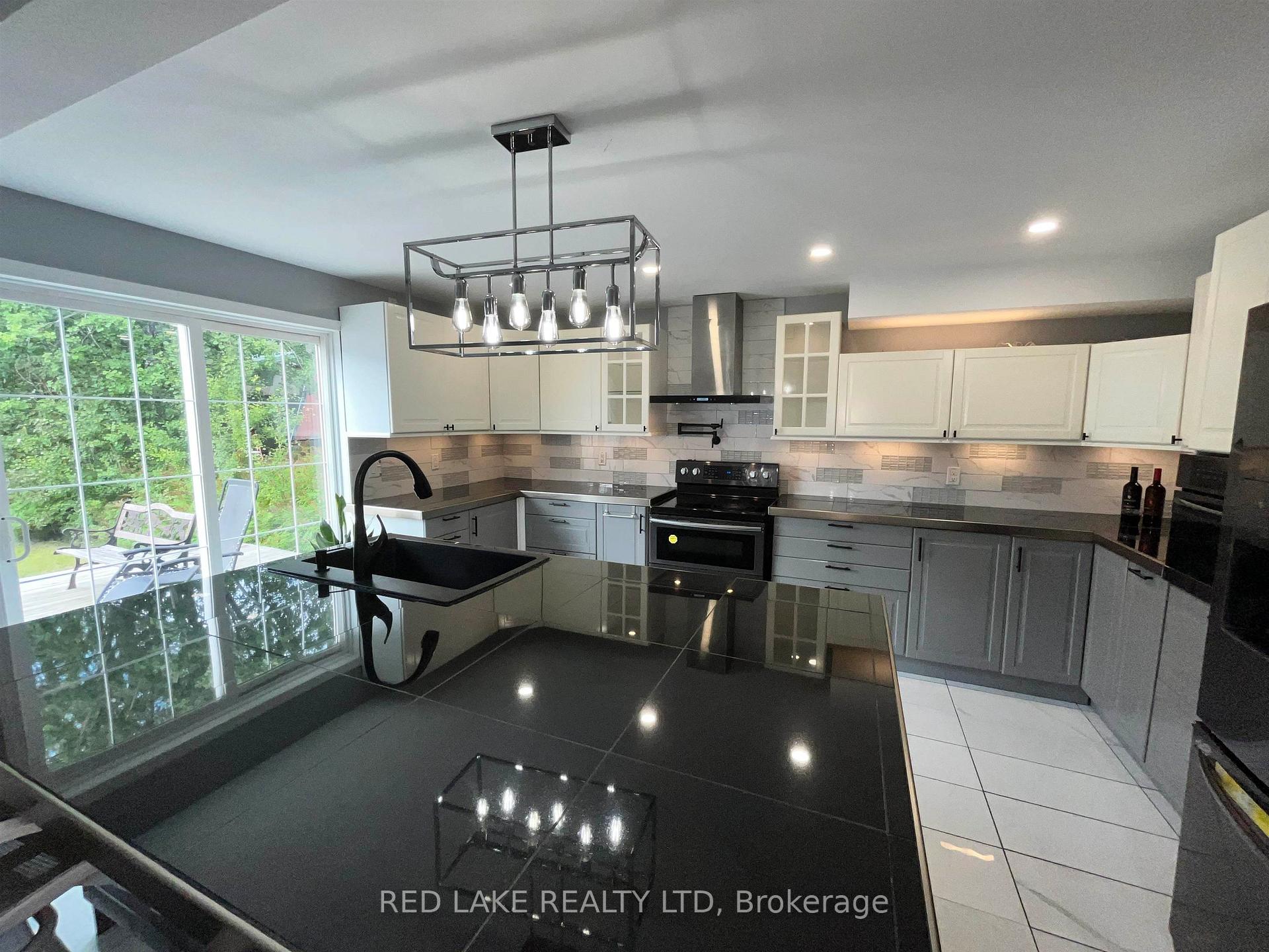 Photo 14 of 339 Howey Street, Red Lake — HOMEH