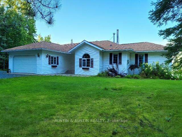 Photo 2 of 233 Harris Crescent, Dryden, Thunder Lake — HOMEH
