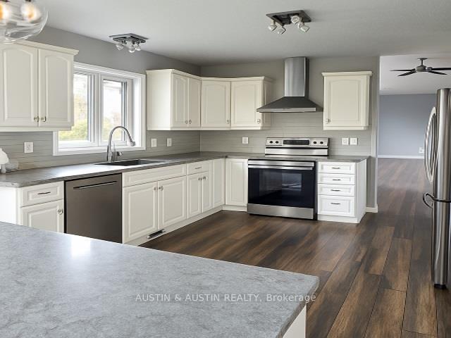 Photo 10 of 233 Harris Crescent, Dryden, Thunder Lake — HOMEH