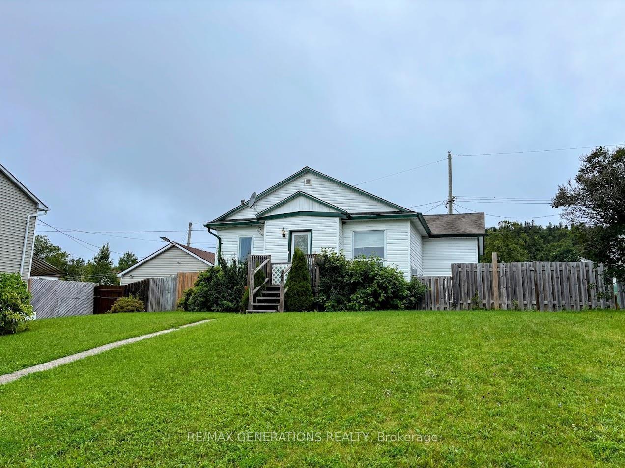 Photo 1 of 32 Howe Street, Marathon — HOMEH