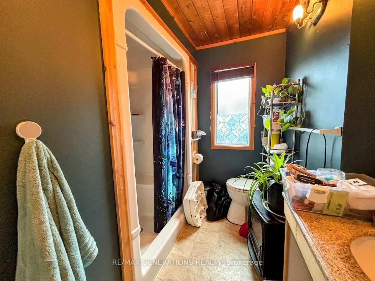 Photo 5 of 32 Howe Street, Marathon — HOMEH