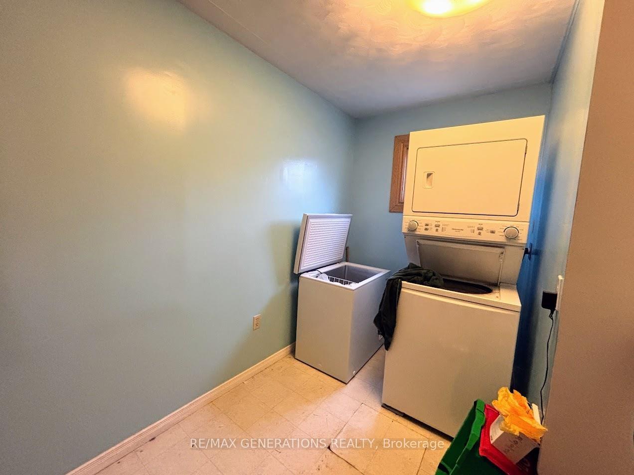 Photo 9 of 32 Howe Street, Marathon — HOMEH