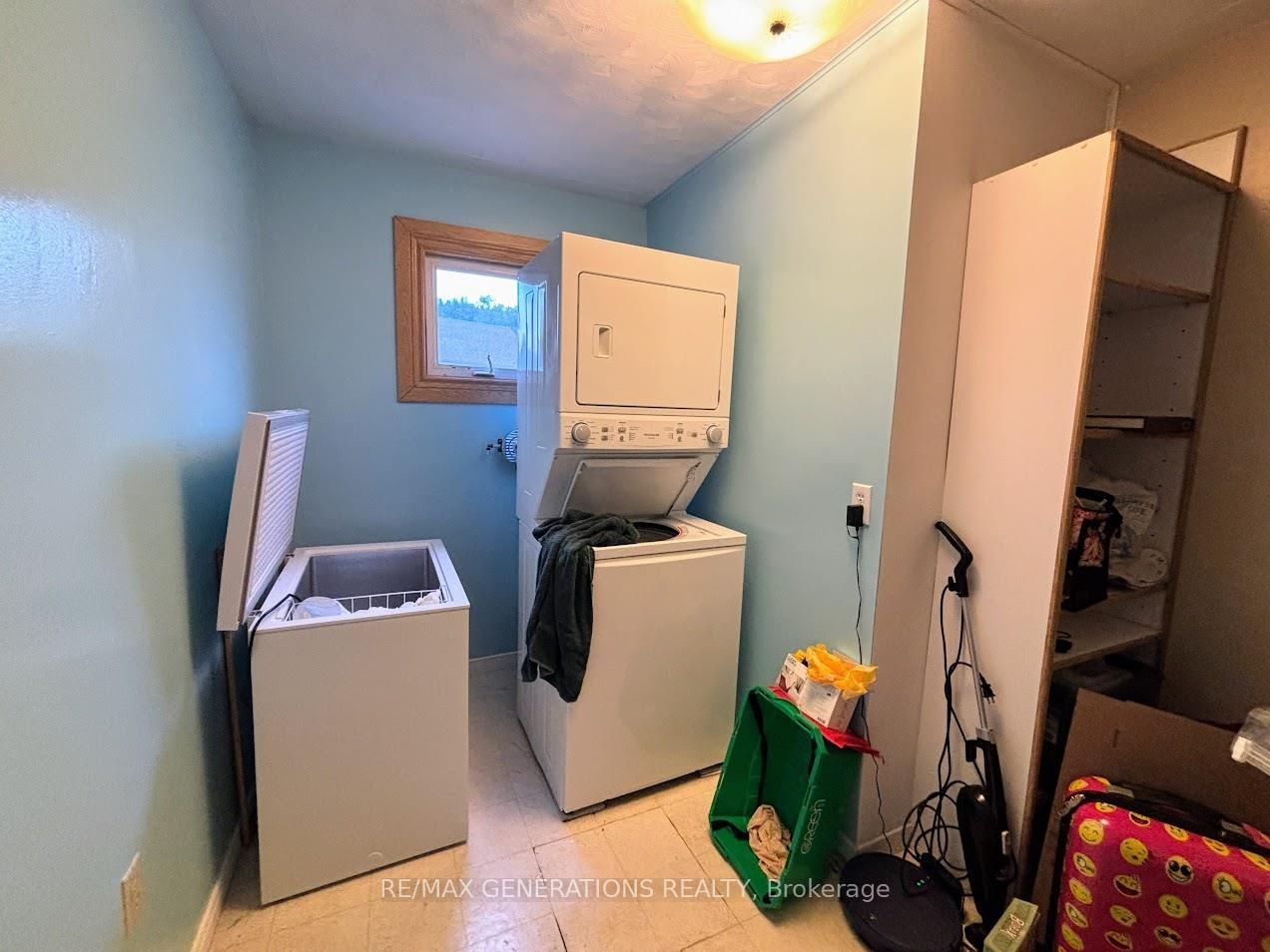 Photo 10 of 32 Howe Street, Marathon — HOMEH
