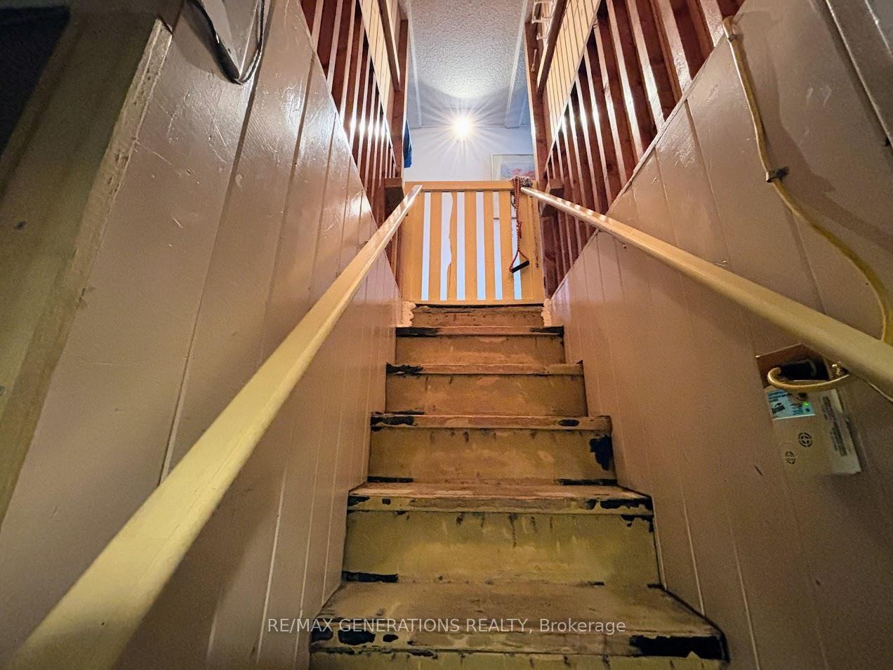 Photo 14 of 32 Howe Street, Marathon — HOMEH