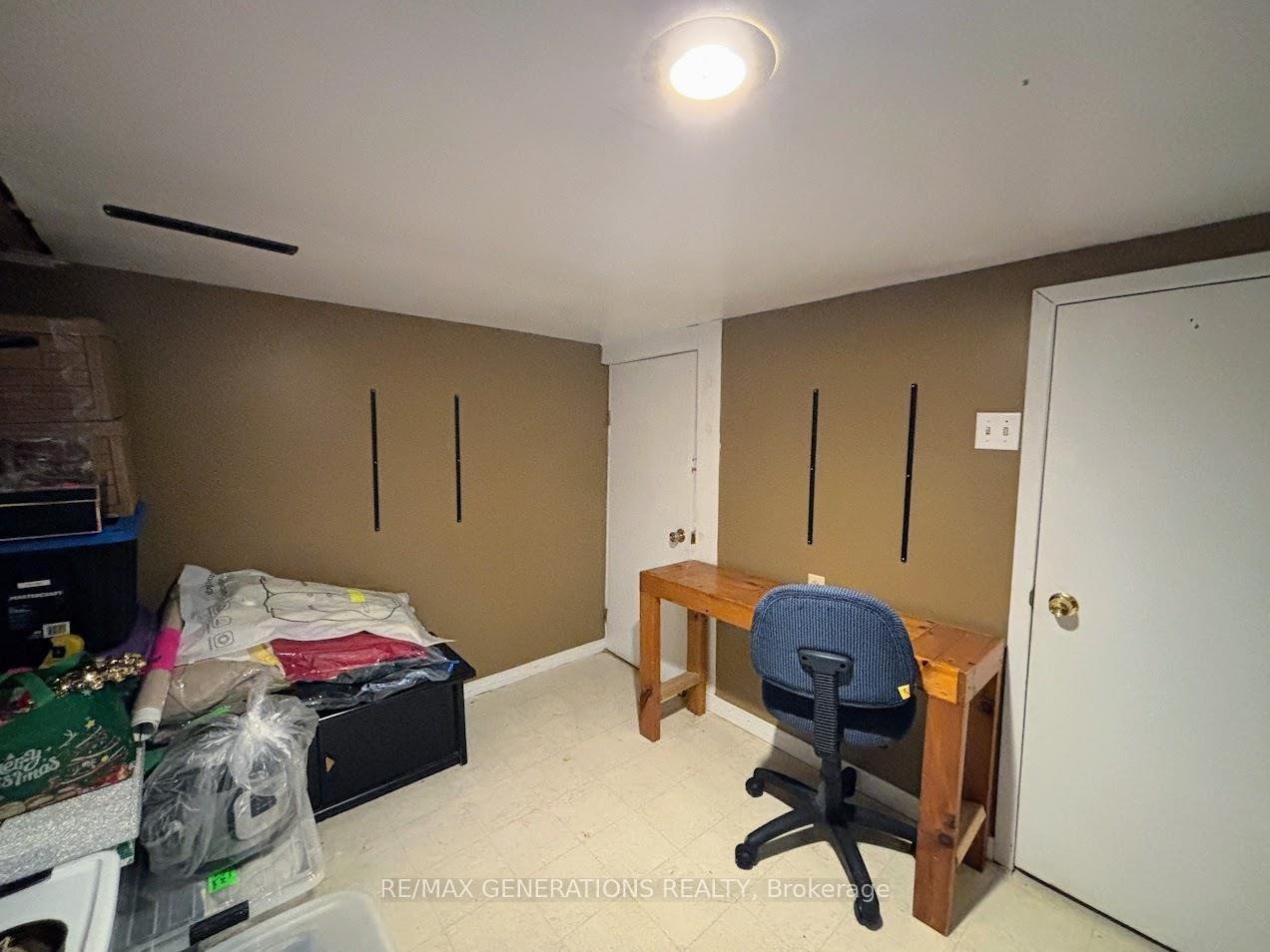 Photo 20 of 32 Howe Street, Marathon — HOMEH