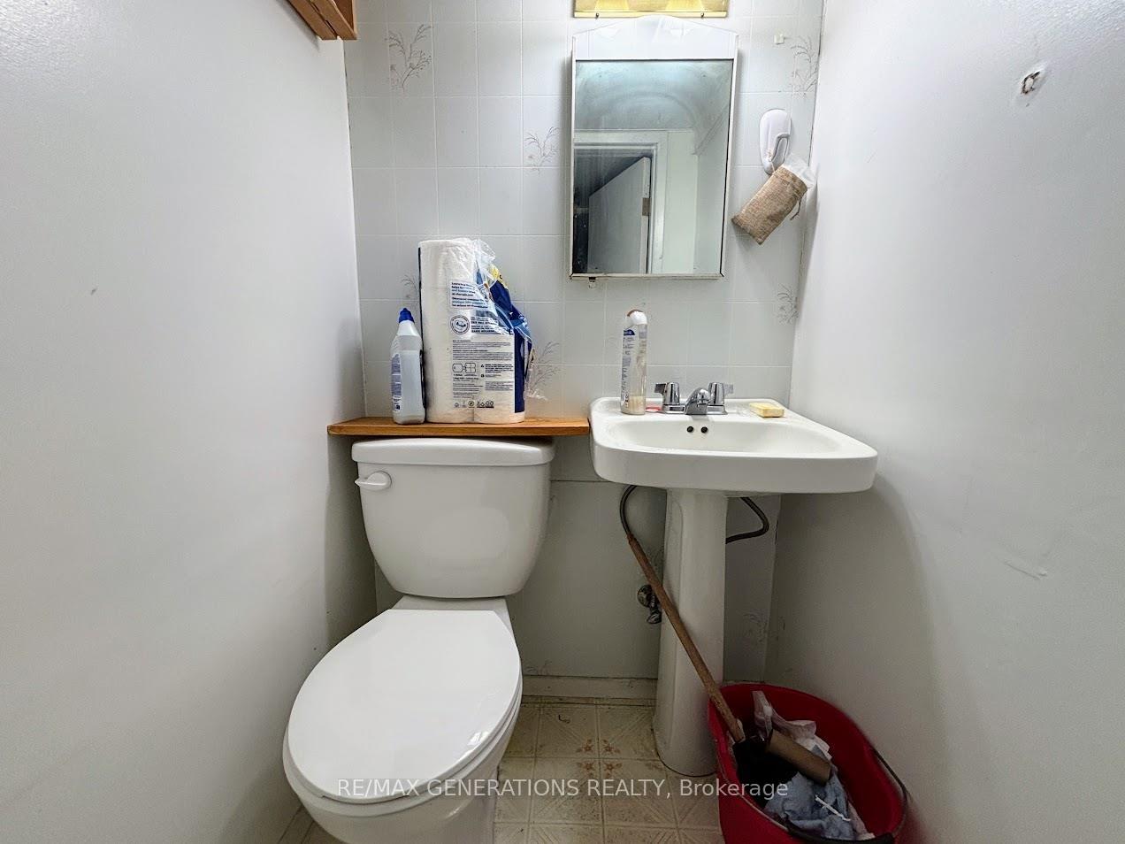 Photo 21 of 32 Howe Street, Marathon — HOMEH