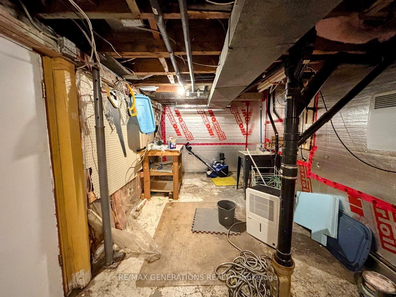 Photo 23 of 32 Howe Street, Marathon — HOMEH