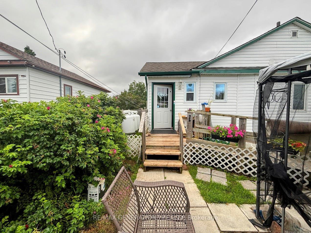 Photo 27 of 32 Howe Street, Marathon — HOMEH