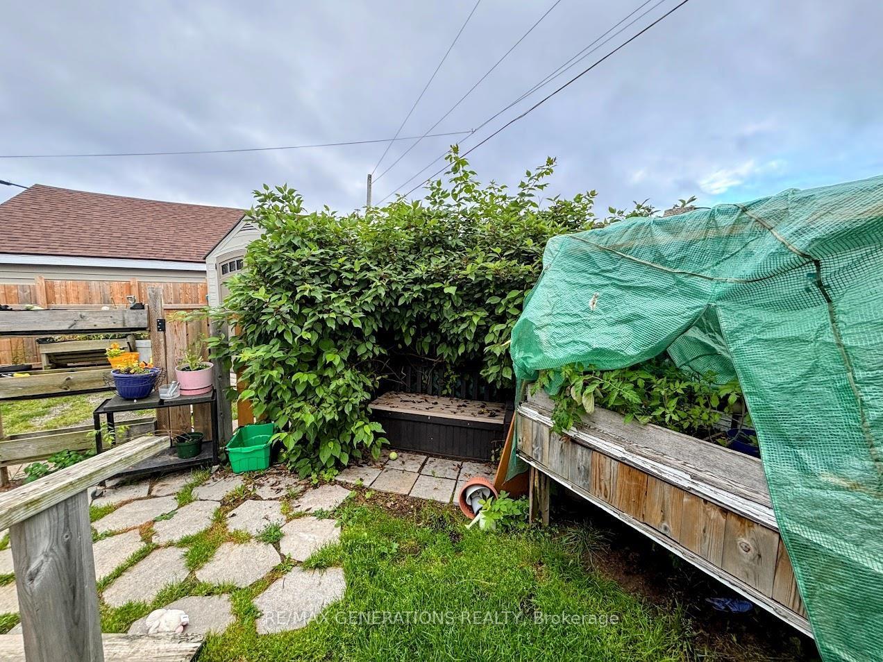 Photo 31 of 32 Howe Street, Marathon — HOMEH