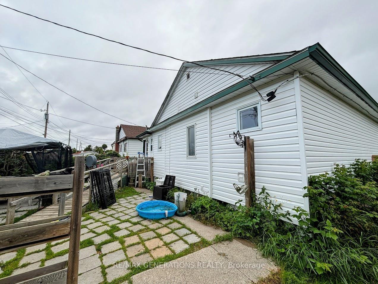 Photo 37 of 32 Howe Street, Marathon — HOMEH