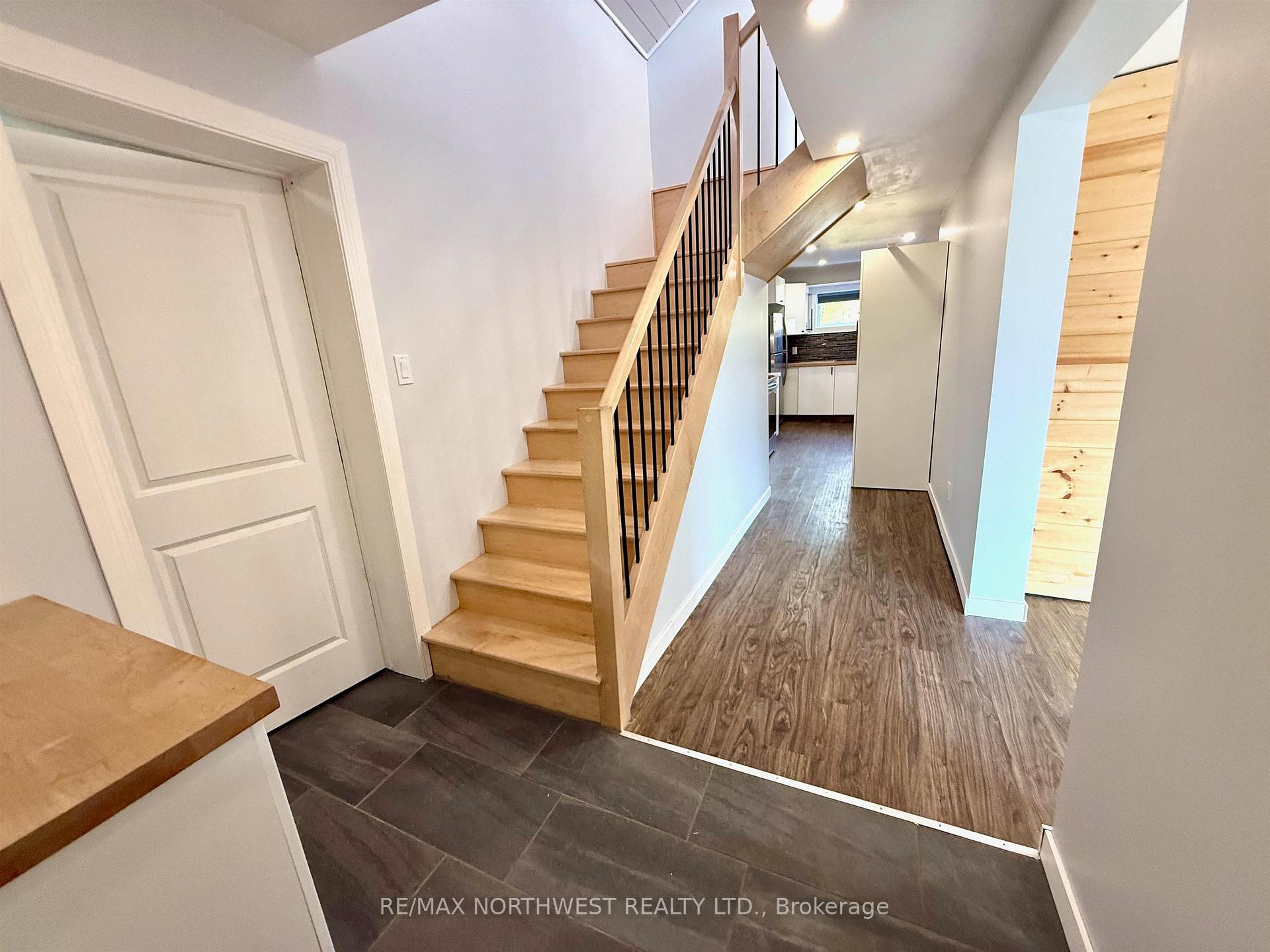 Photo 3 of 216 Wharf Street, Kenora, Keewatin — HOMEH