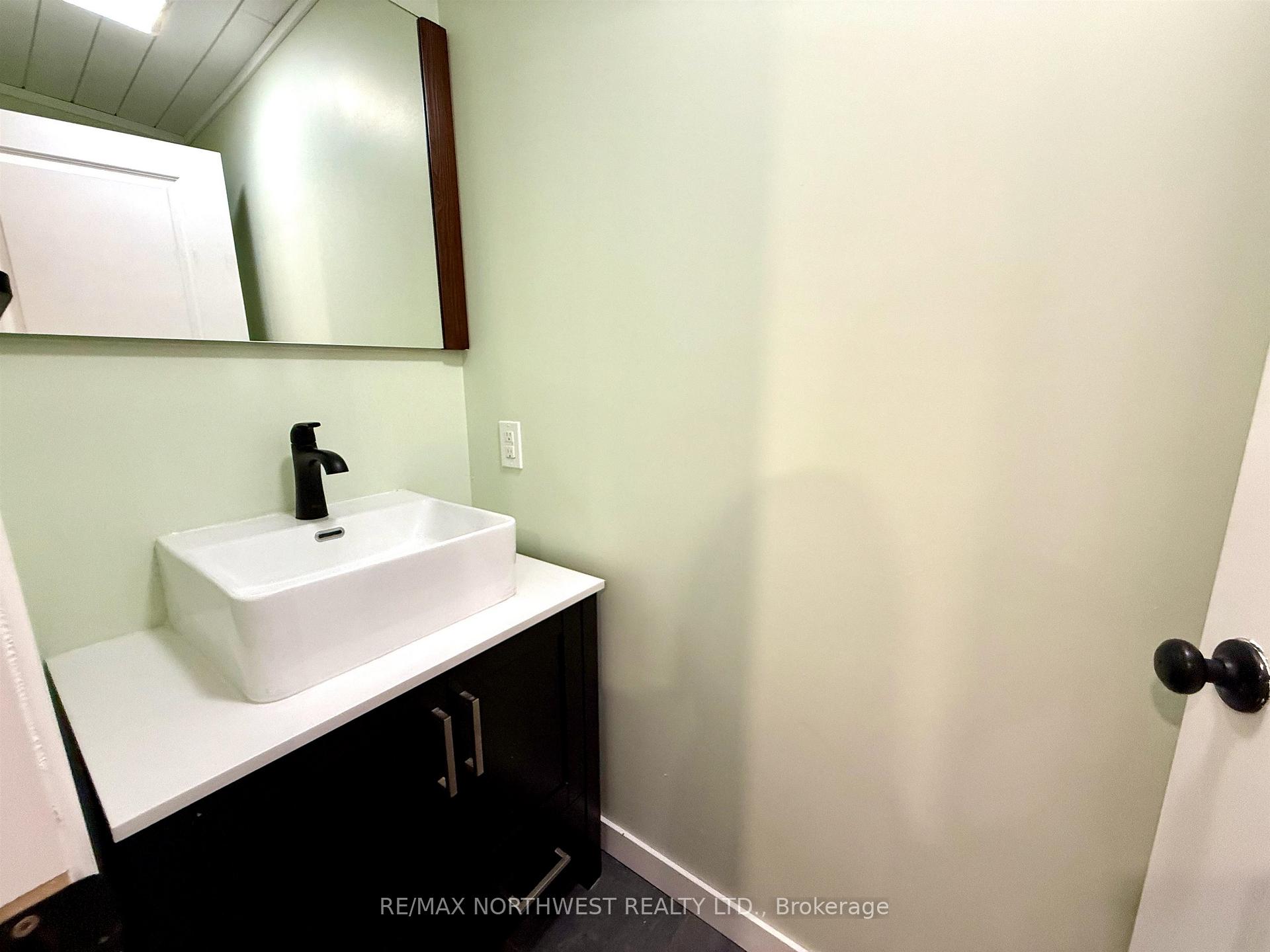 Photo 4 of 216 Wharf Street, Kenora, Keewatin — HOMEH