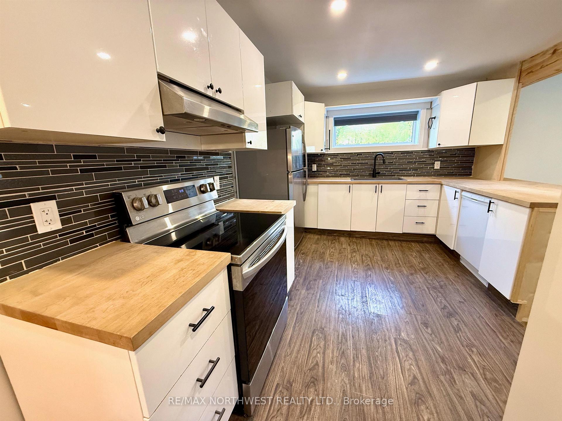 Photo 9 of 216 Wharf Street, Kenora, Keewatin — HOMEH
