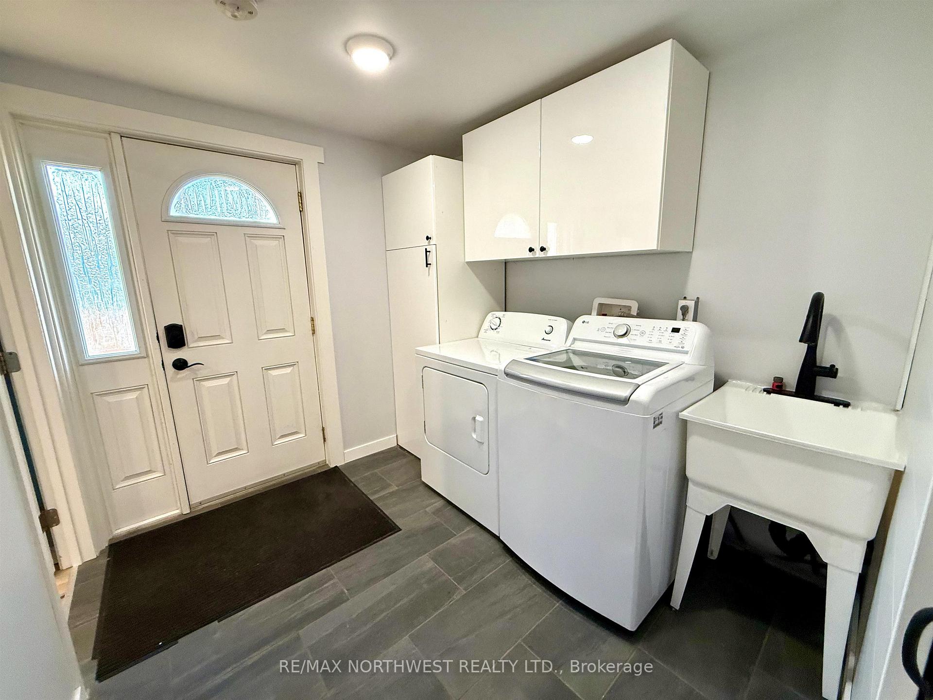 Photo 11 of 216 Wharf Street, Kenora, Keewatin — HOMEH
