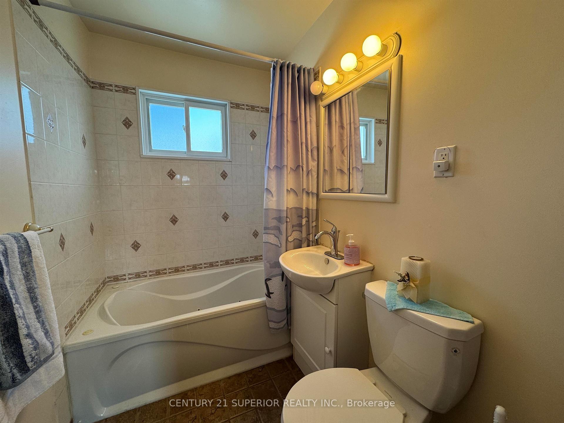 Photo 15 of 21 Heron Drive, Manitouwadge — HOMEH