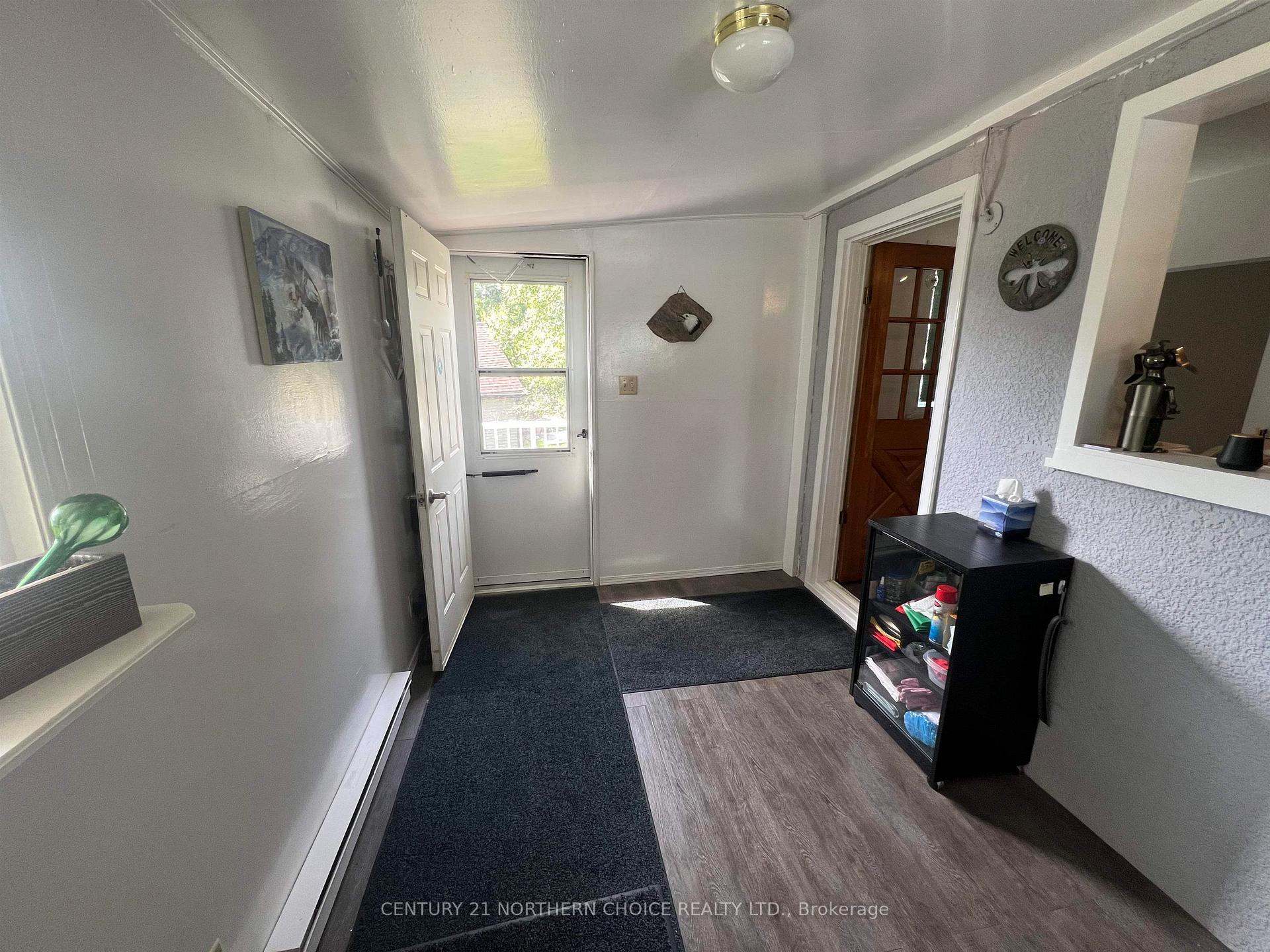 Photo 3 of 109 Houghton Road, Kenora, Amethyst — HOMEH