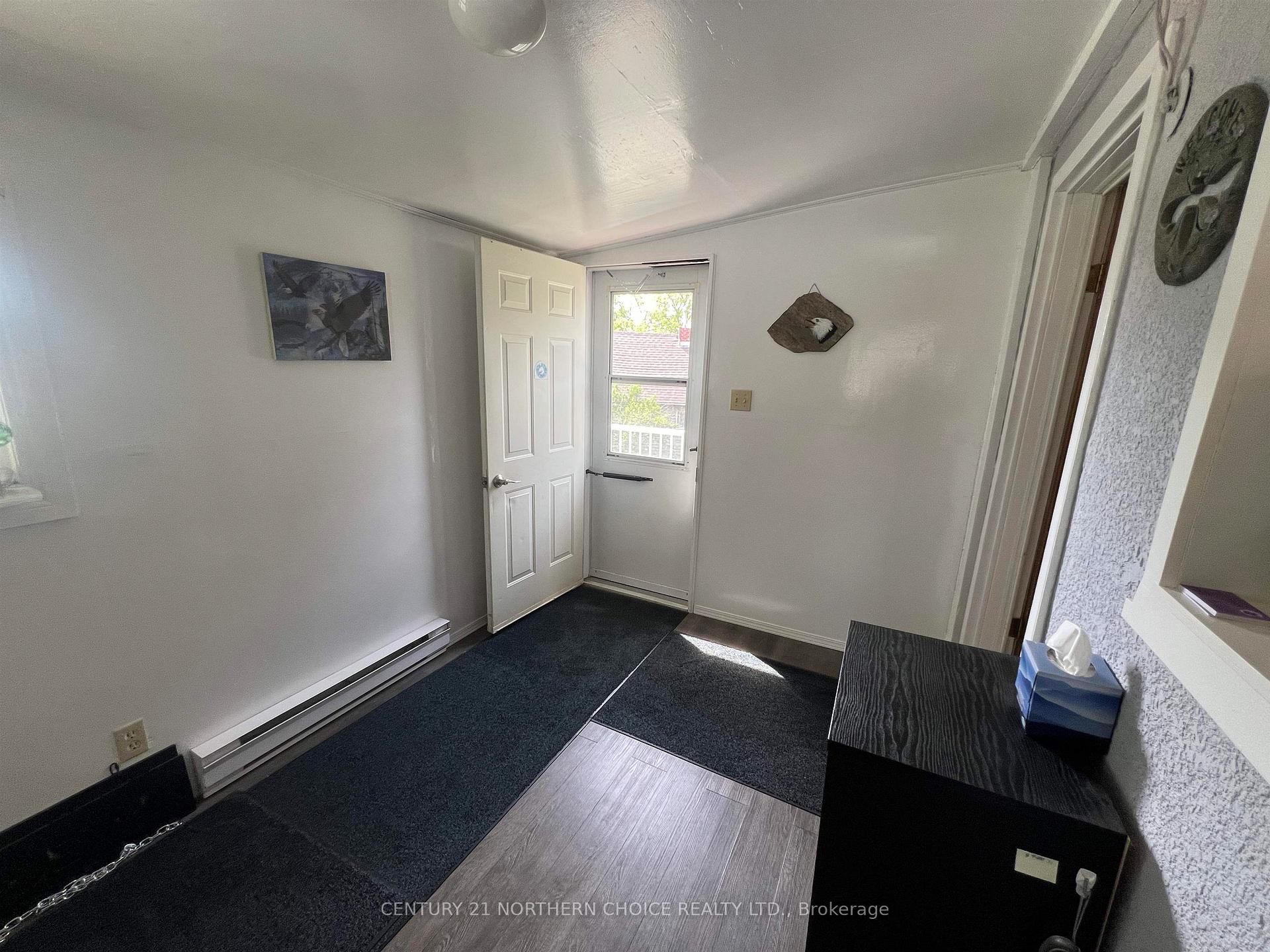 Photo 5 of 109 Houghton Road, Kenora, Amethyst — HOMEH