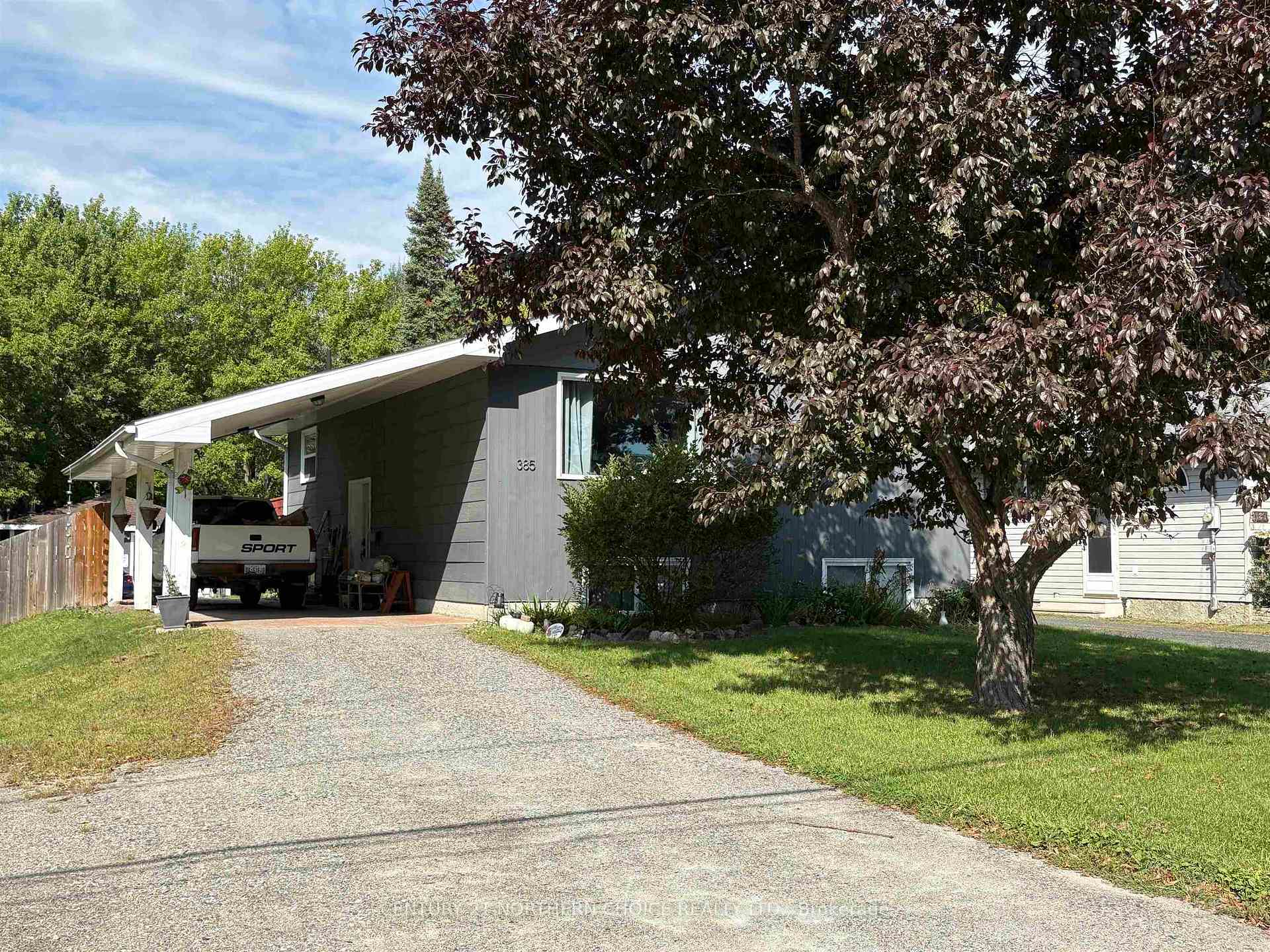 Photo 2 of 385 Daniel Avenue, Fort Frances — HOMEH