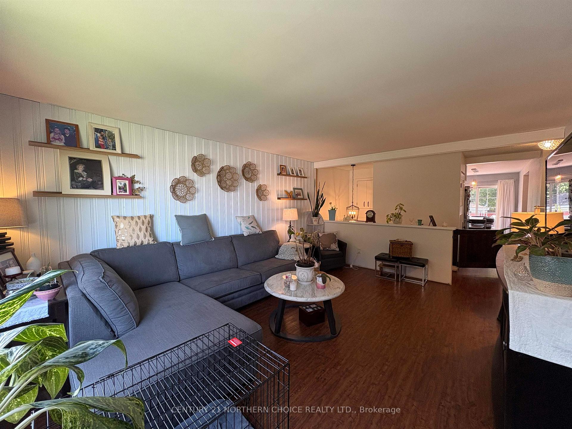 Photo 6 of 385 Daniel Avenue, Fort Frances — HOMEH