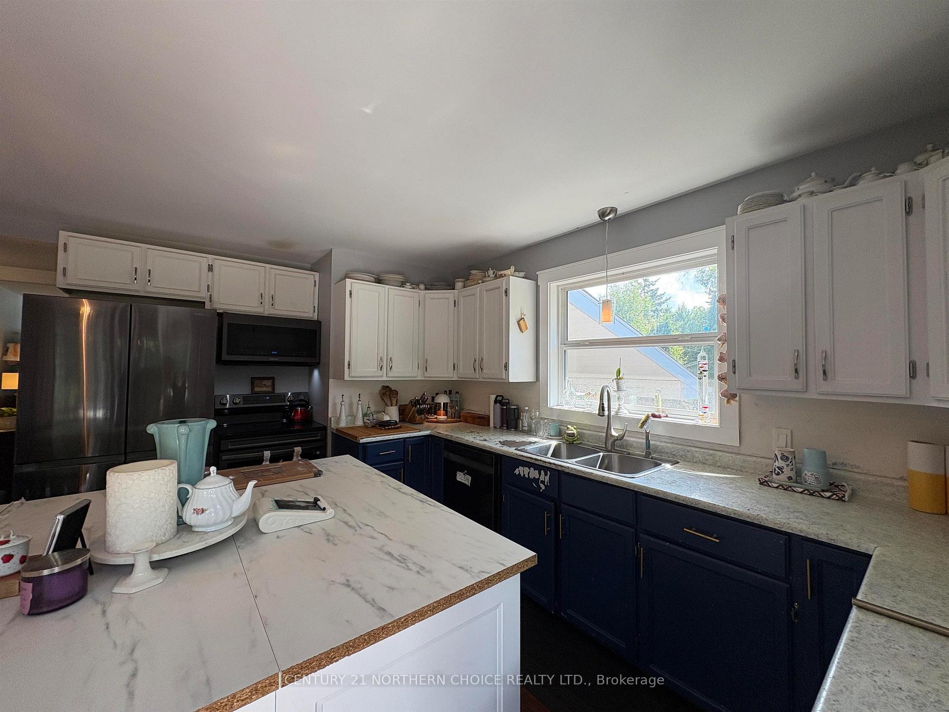 Photo 11 of 385 Daniel Avenue, Fort Frances — HOMEH